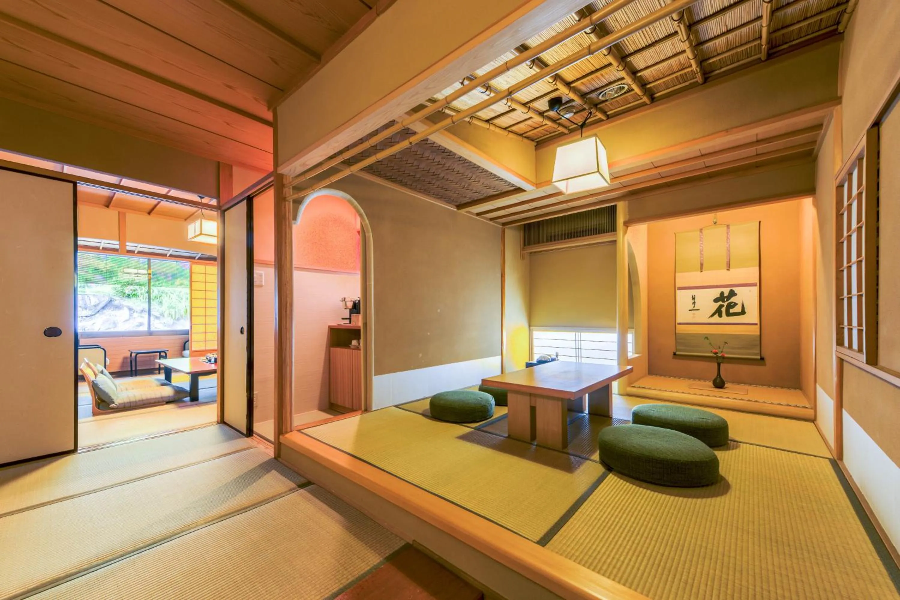 Photo of the whole room, Bed in Uesugi no Miyu Gotenmori