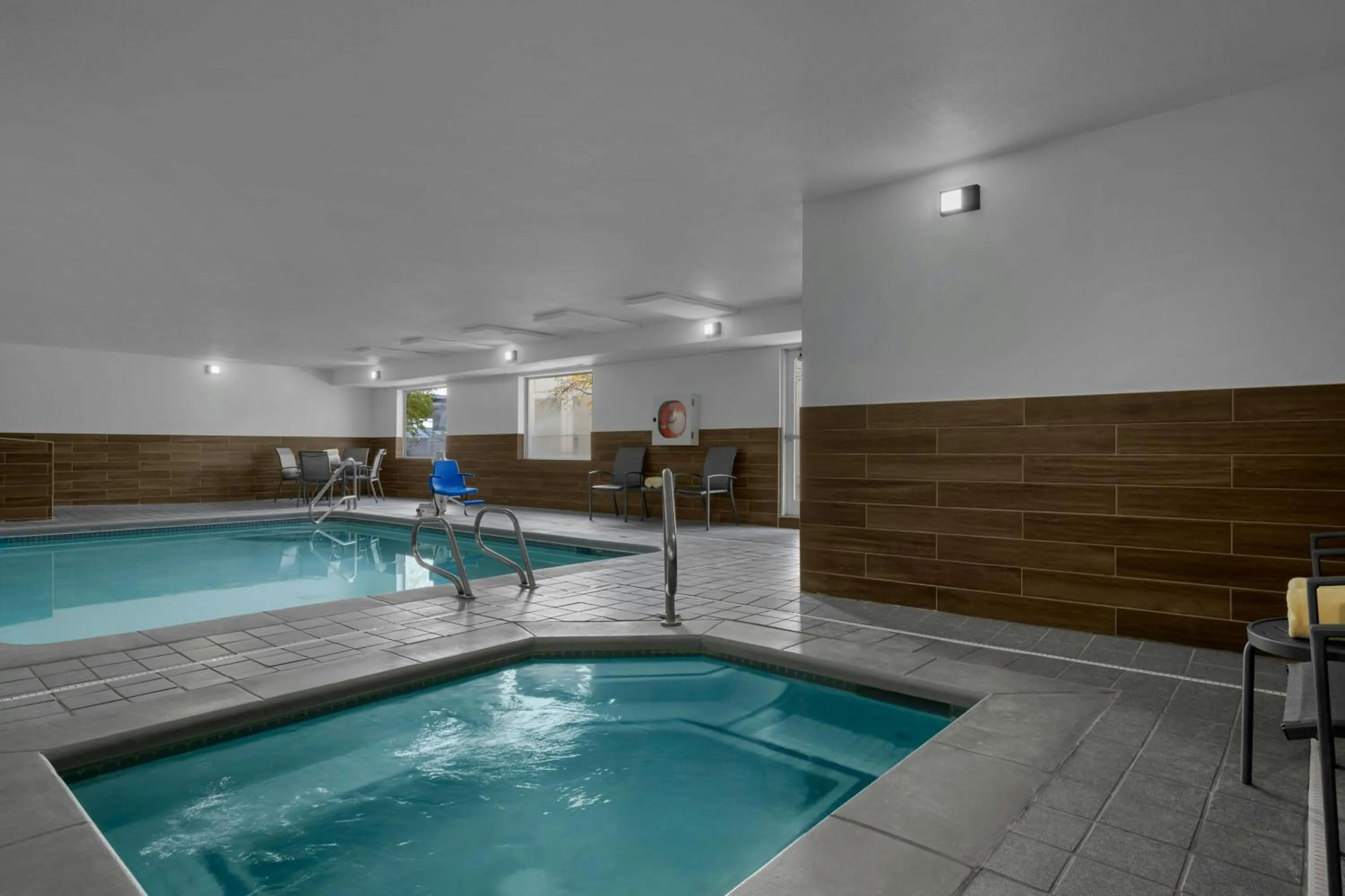 Swimming pool in Fairfield Inn Boise Airport