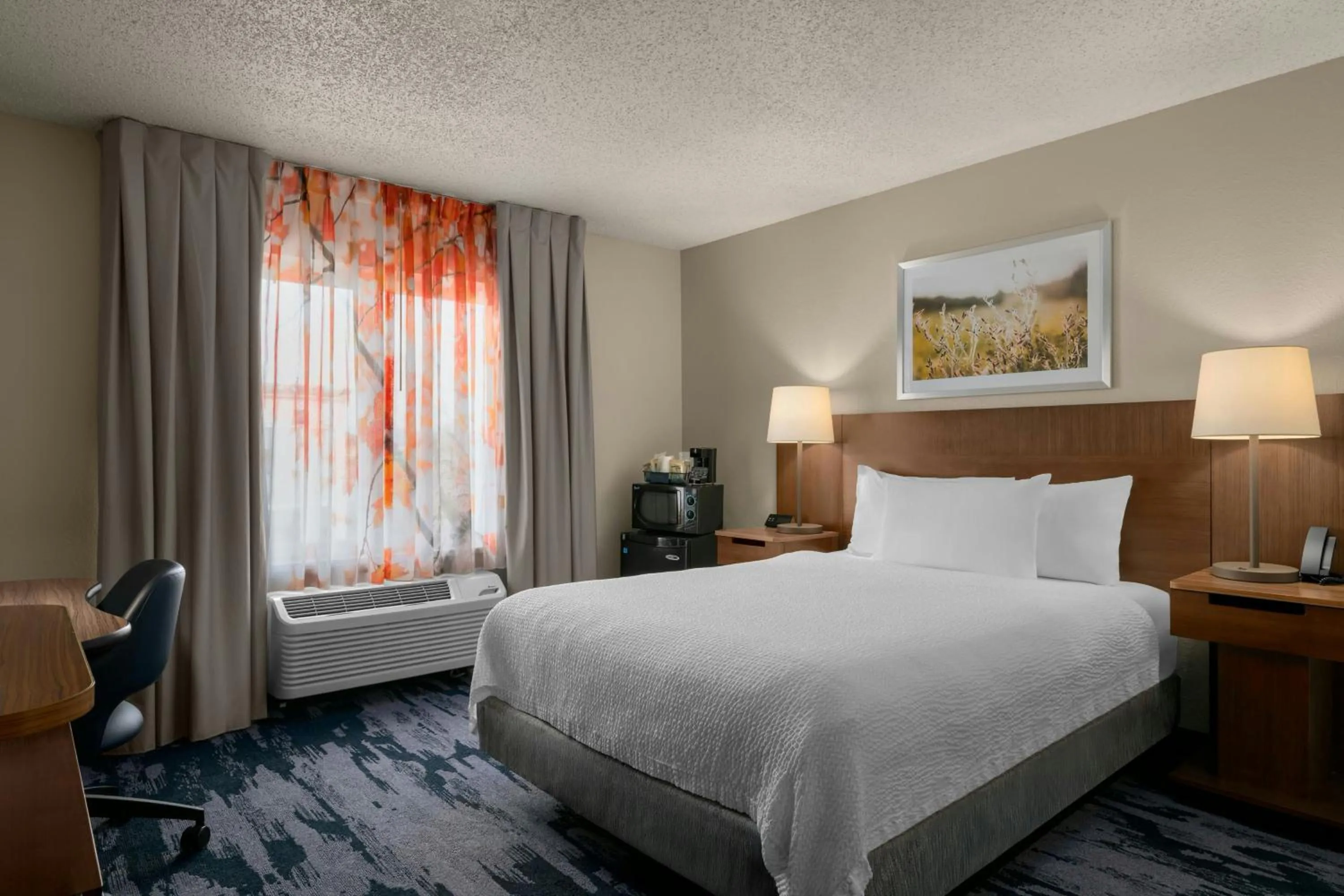 Photo of the whole room, Bed in Fairfield Inn Boise Airport