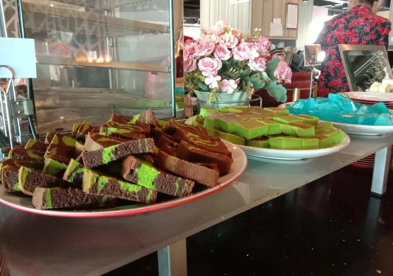 Restaurant/places to eat in Langkasuka Express