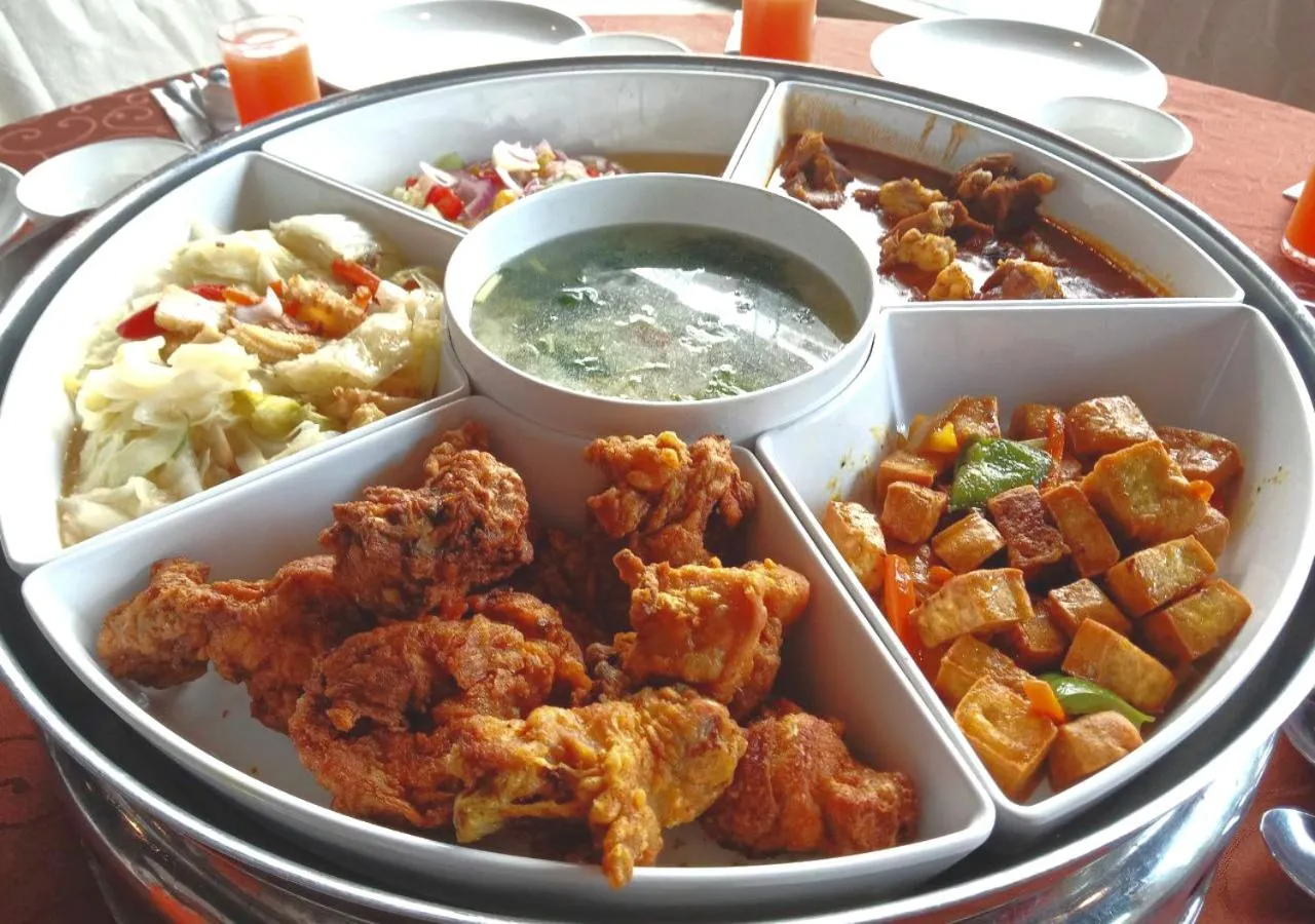 Restaurant/places to eat in Langkasuka Express