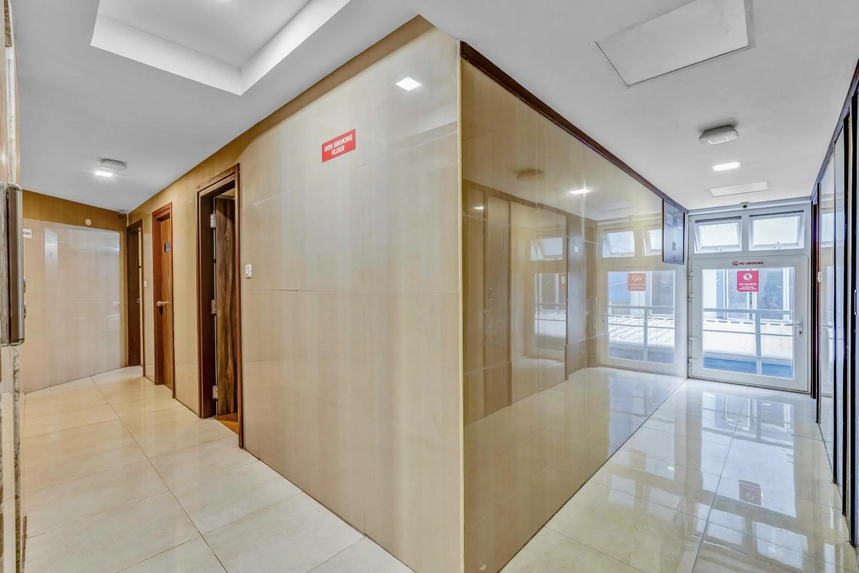 Restaurant/places to eat in Season 4 Residences - Nungambakkam Near US consulate, Apollo Hospital, Shankar Nethralaya