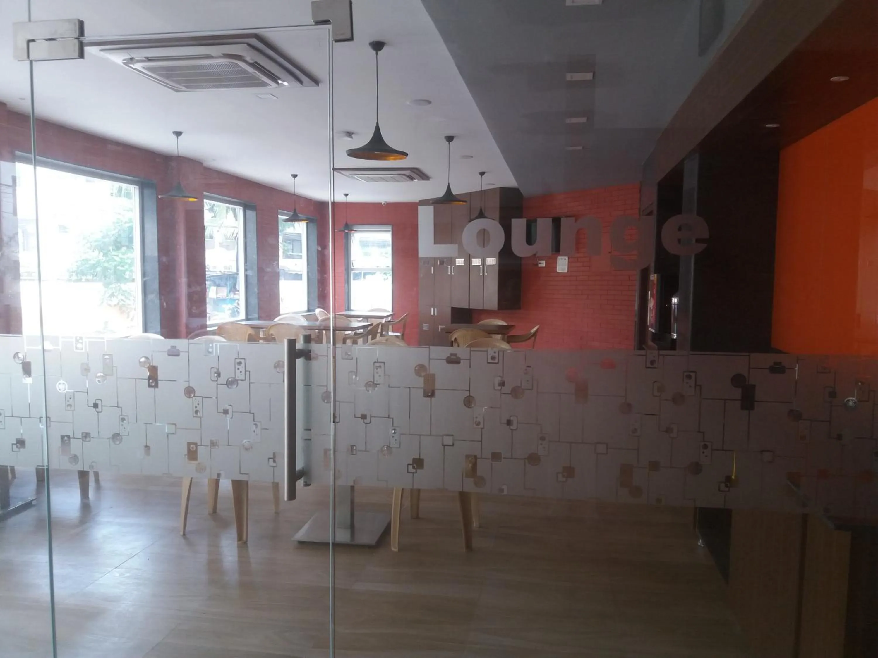 Lounge or bar in Season 4 Residences - Nungambakkam Near US consulate, Apollo Hospital, Shankar Nethralaya