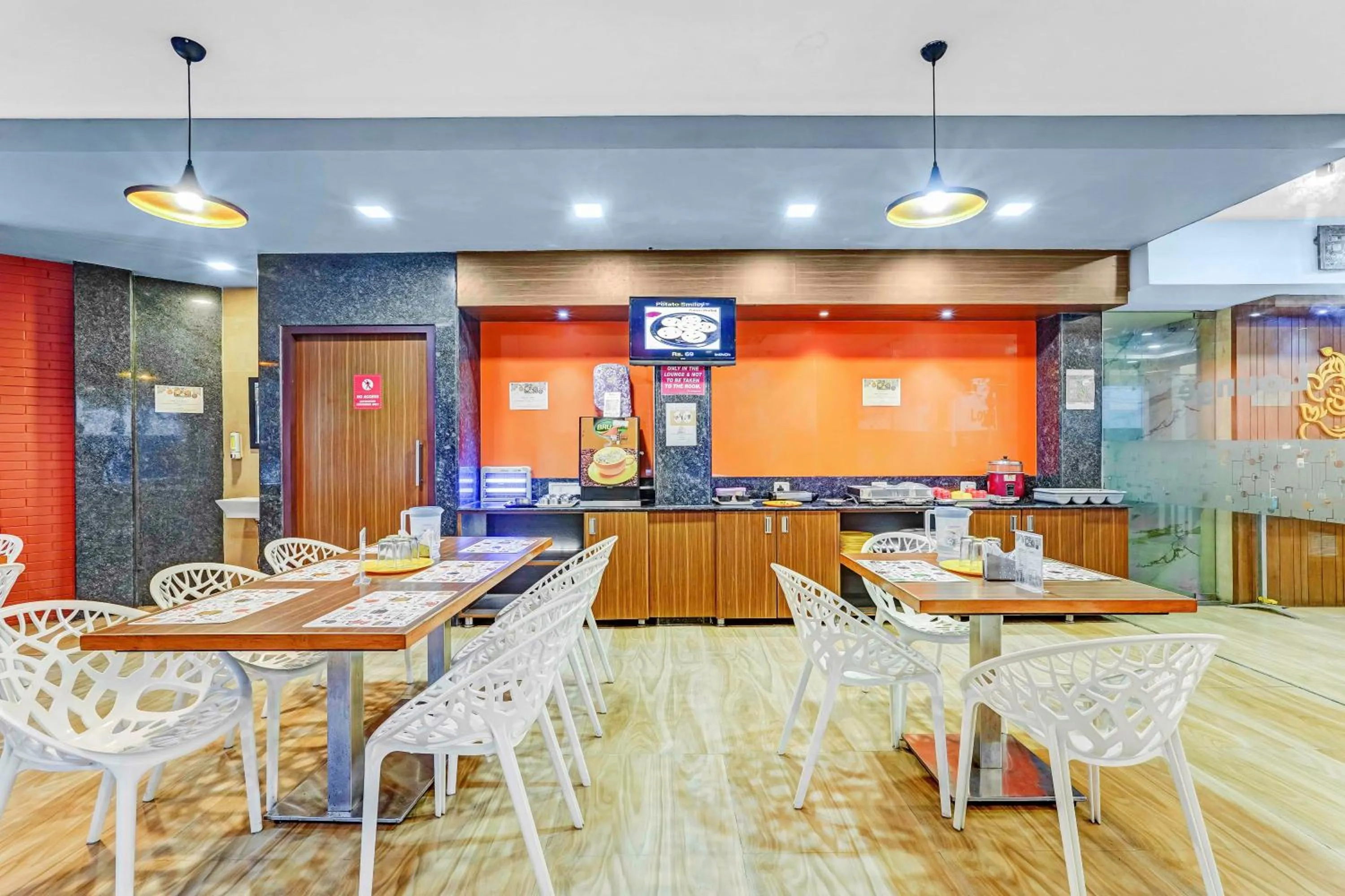 Breakfast in Season 4 Residences - Nungambakkam Near US consulate, Apollo Hospital, Shankar Nethralaya