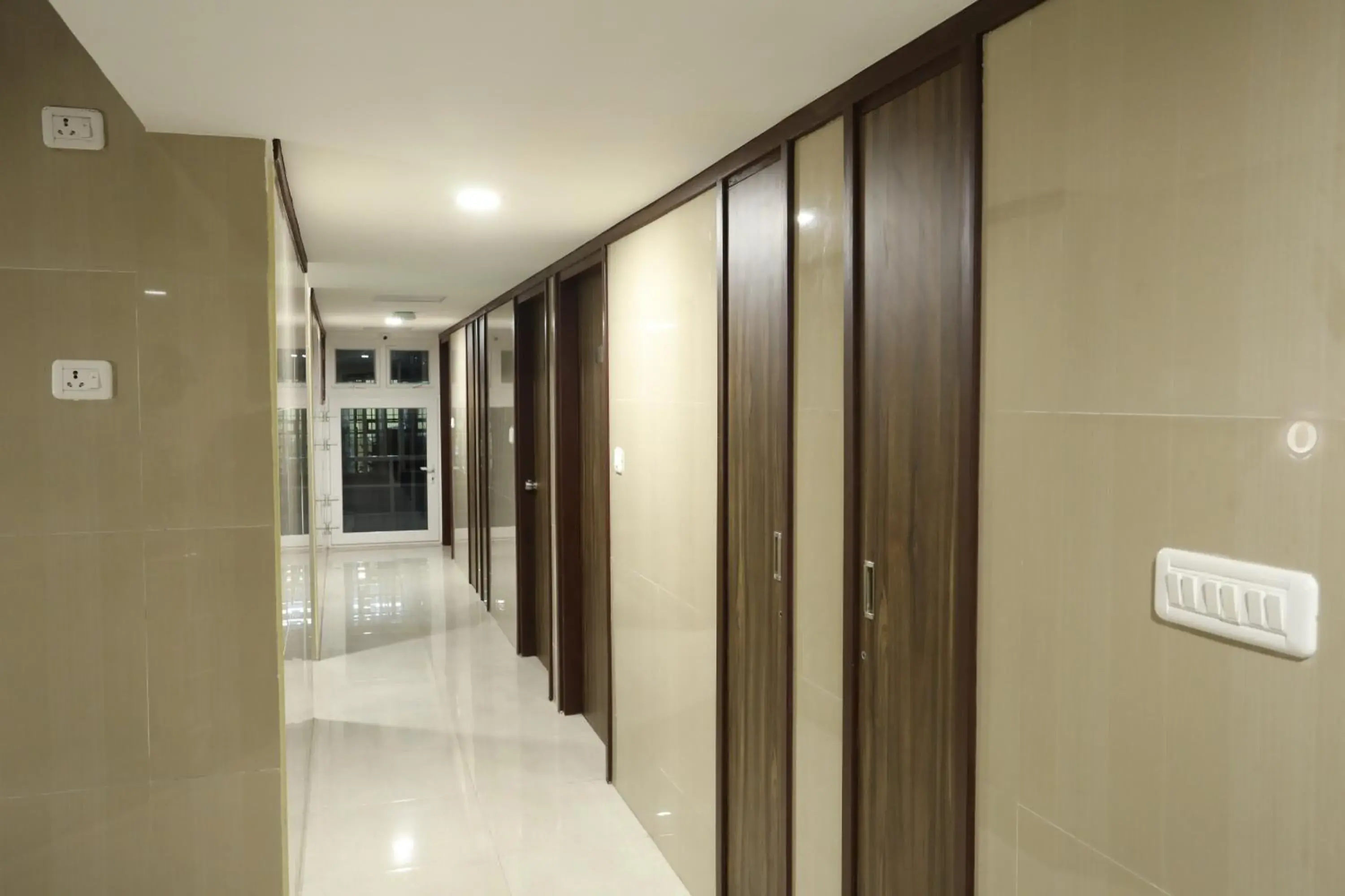 Lake view in Season 4 Residences - Nungambakkam Near US consulate, Apollo Hospital, Shankar Nethralaya Lake view in Season 4 Residences - Nungambakkam Near US consulate, Apollo Hospital, Shankar Nethralaya