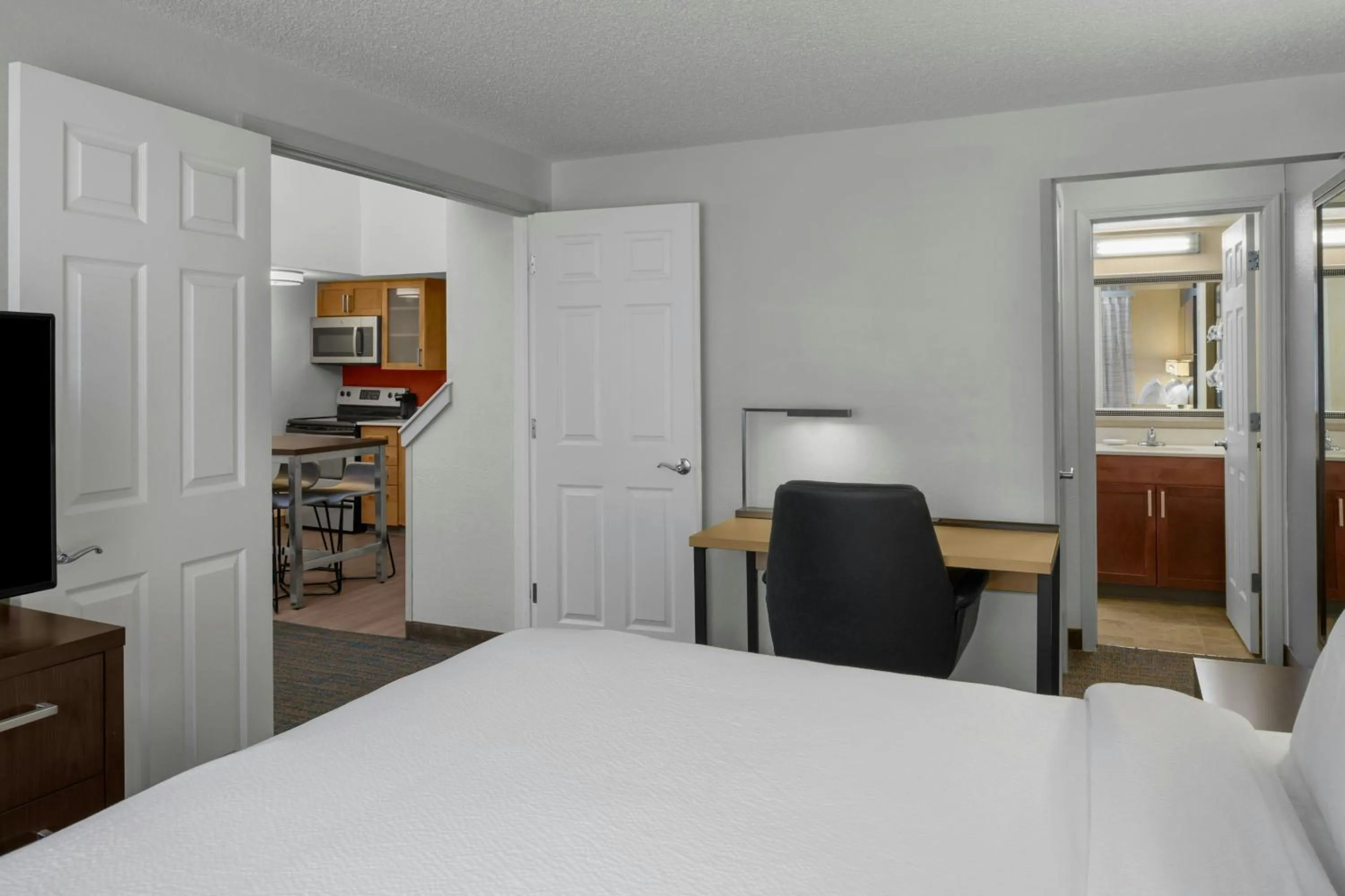 Photo of the whole room, Bed in Residence Inn by Marriott Boise Downtown/University