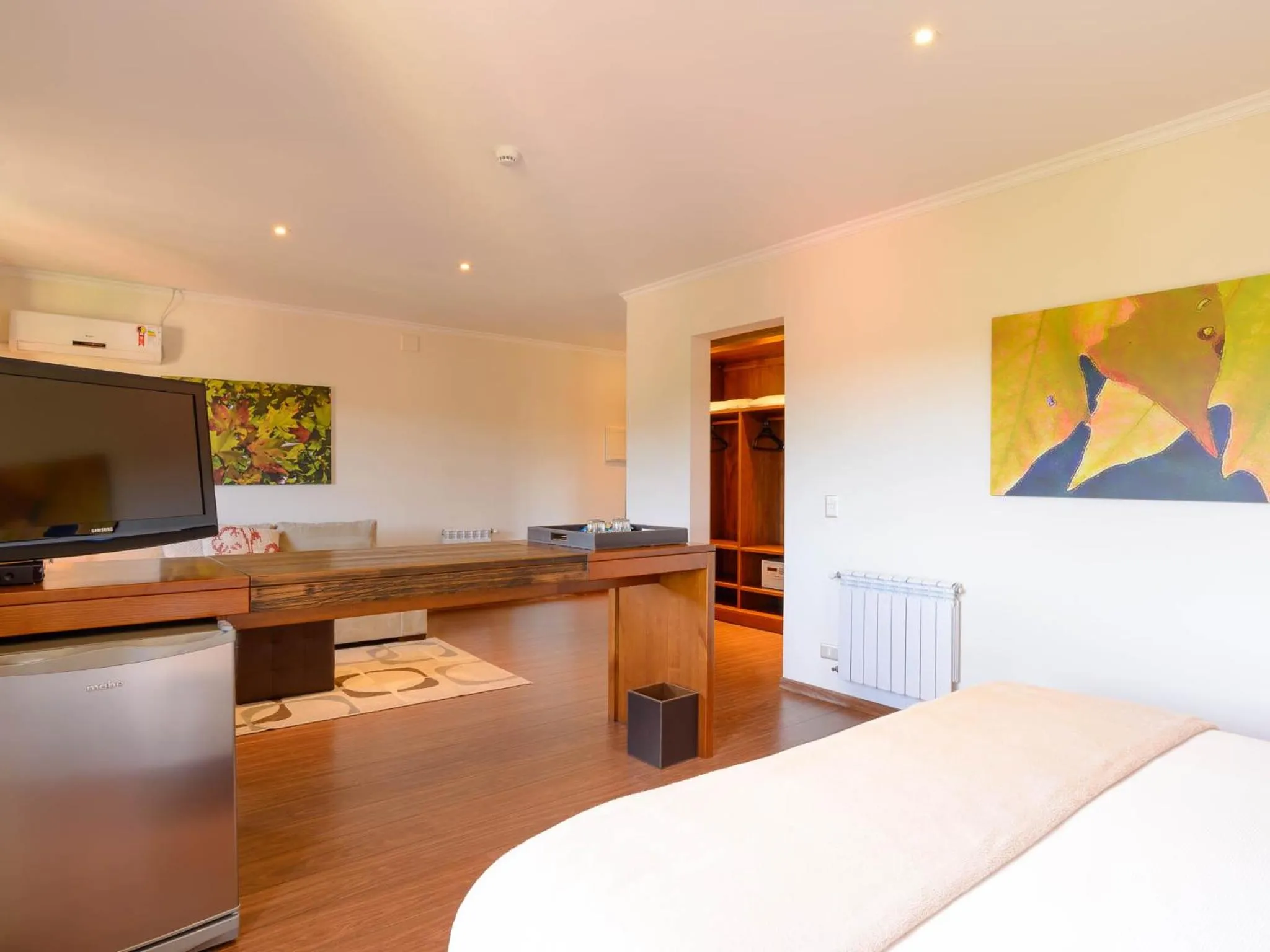 Bedroom, Bed in Hotel Le Renard - Campos do Jordao