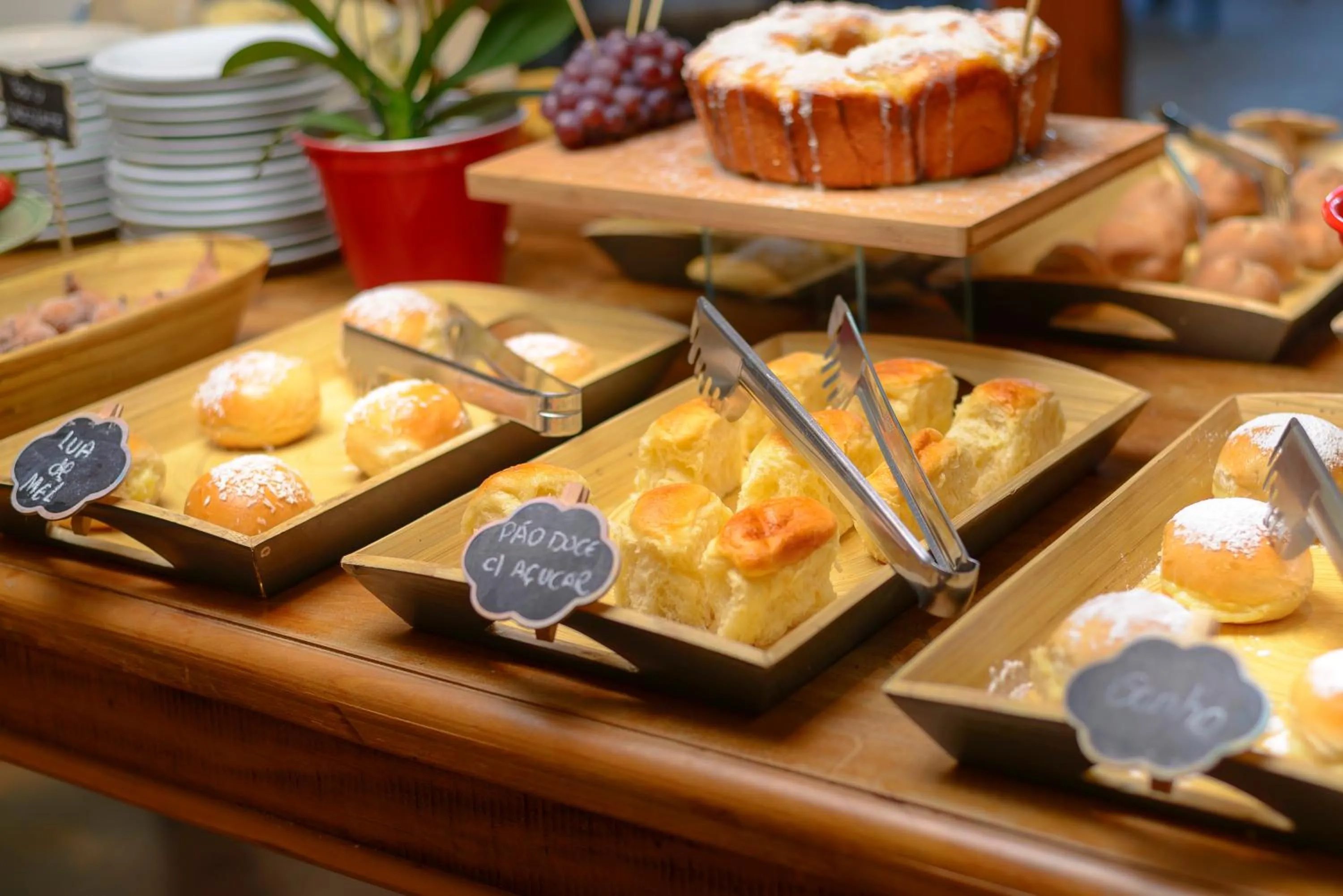 Buffet breakfast in Hotel Le Renard - Campos do Jordao