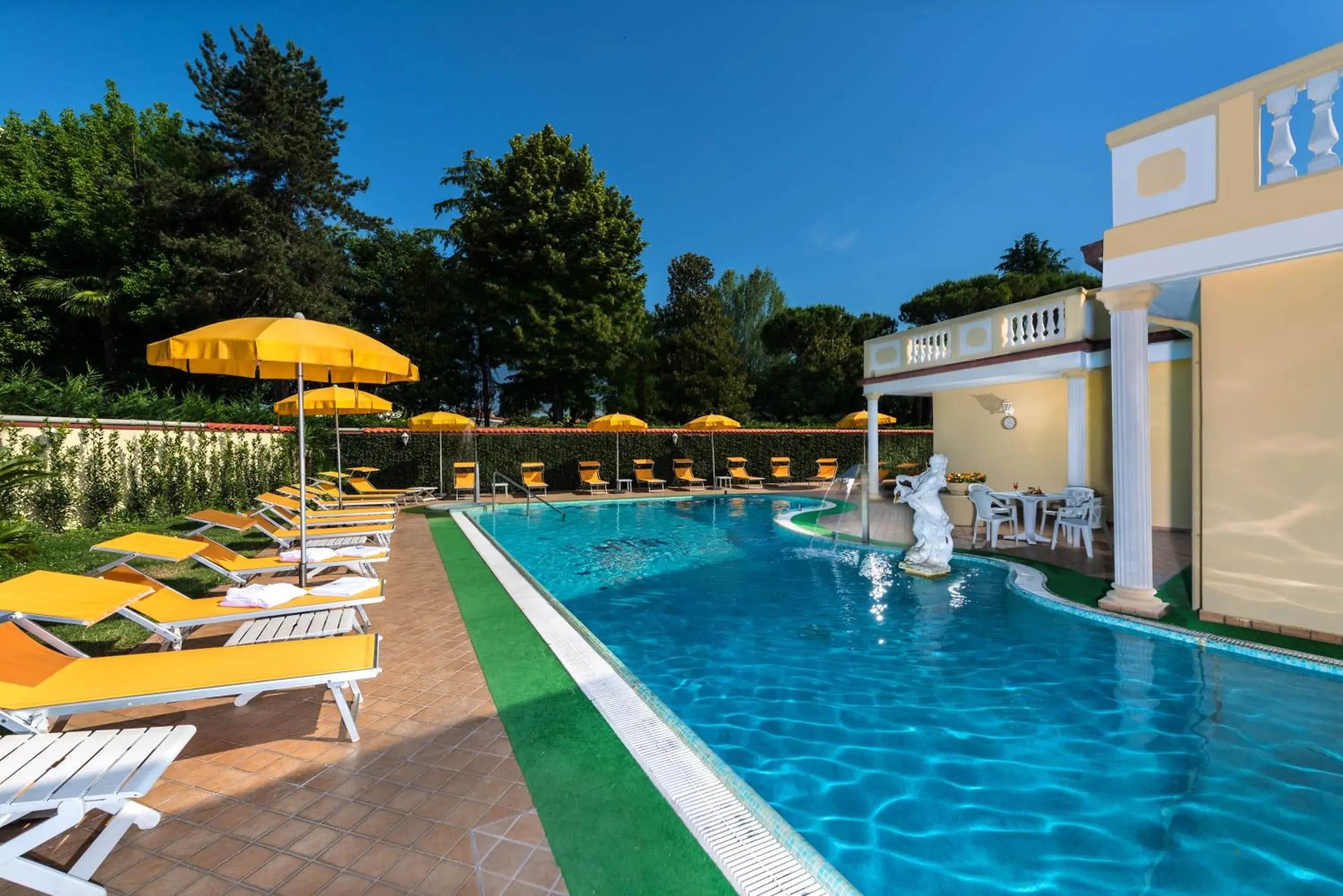 Pool view in Hotel Terme Roma Pool view in Hotel Terme Roma