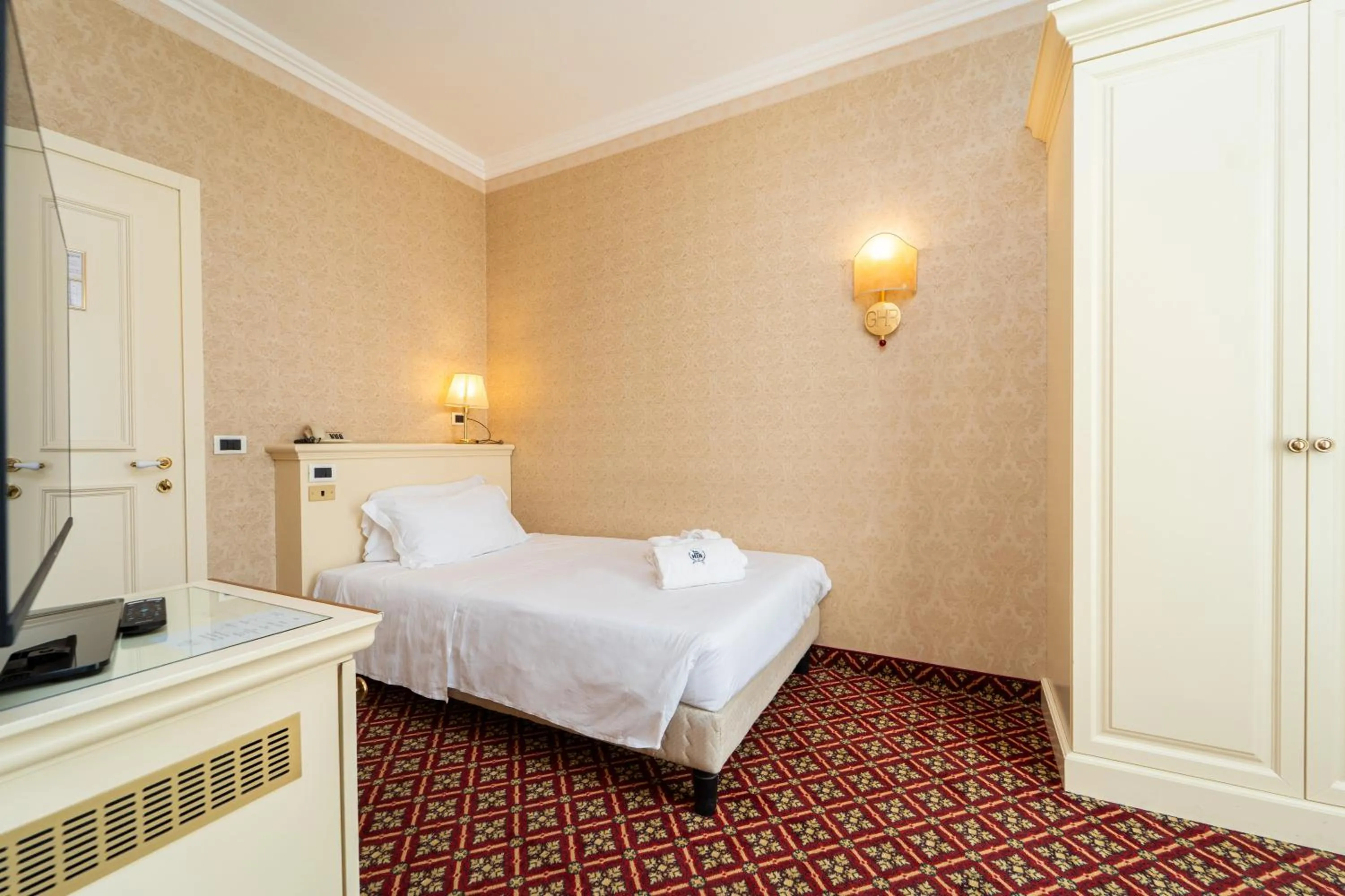 Toilet, Bed in Hotel Terme Roma