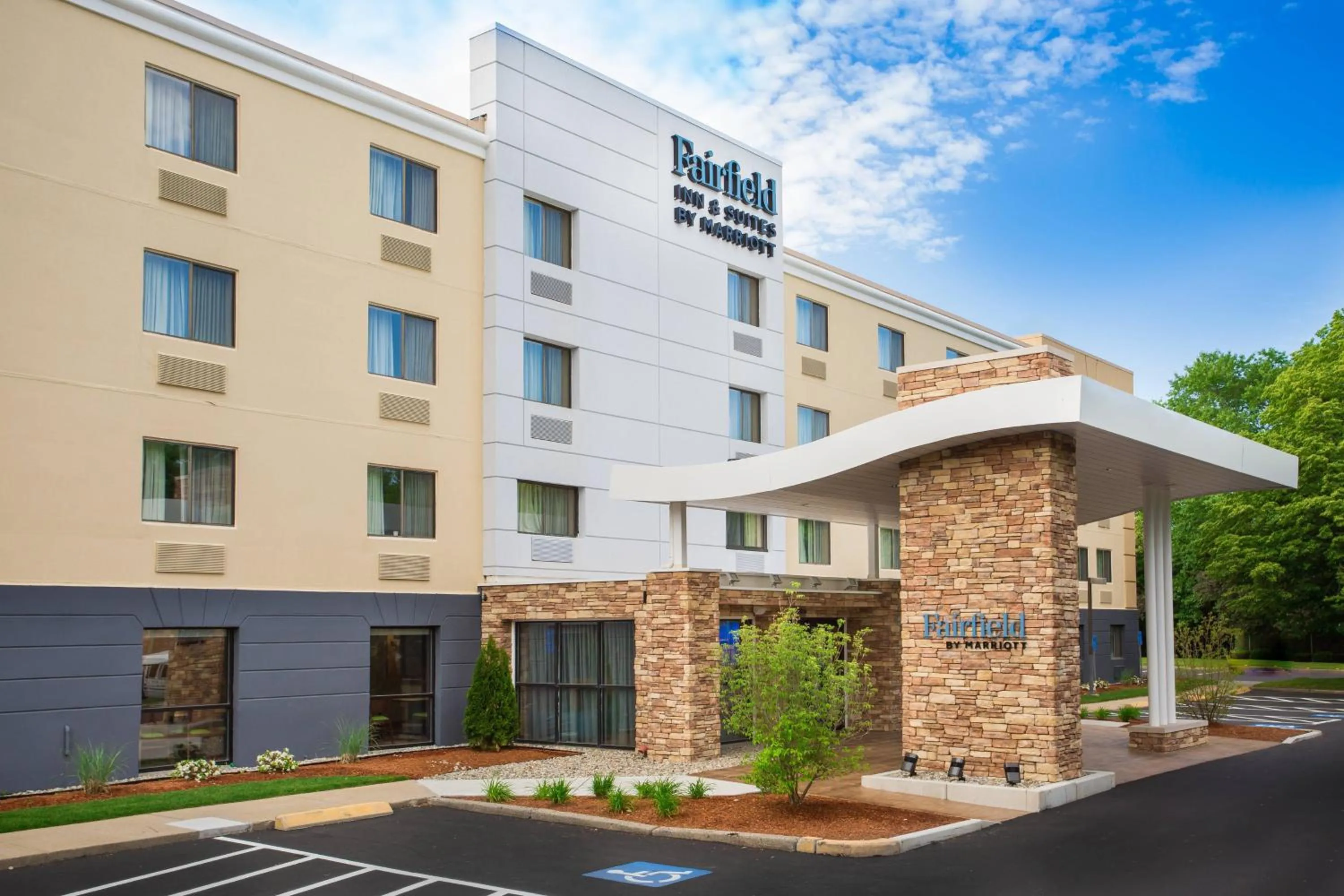 Property building in Fairfield by Marriott Inn & Suites Raynham Middleborough/Plymouth