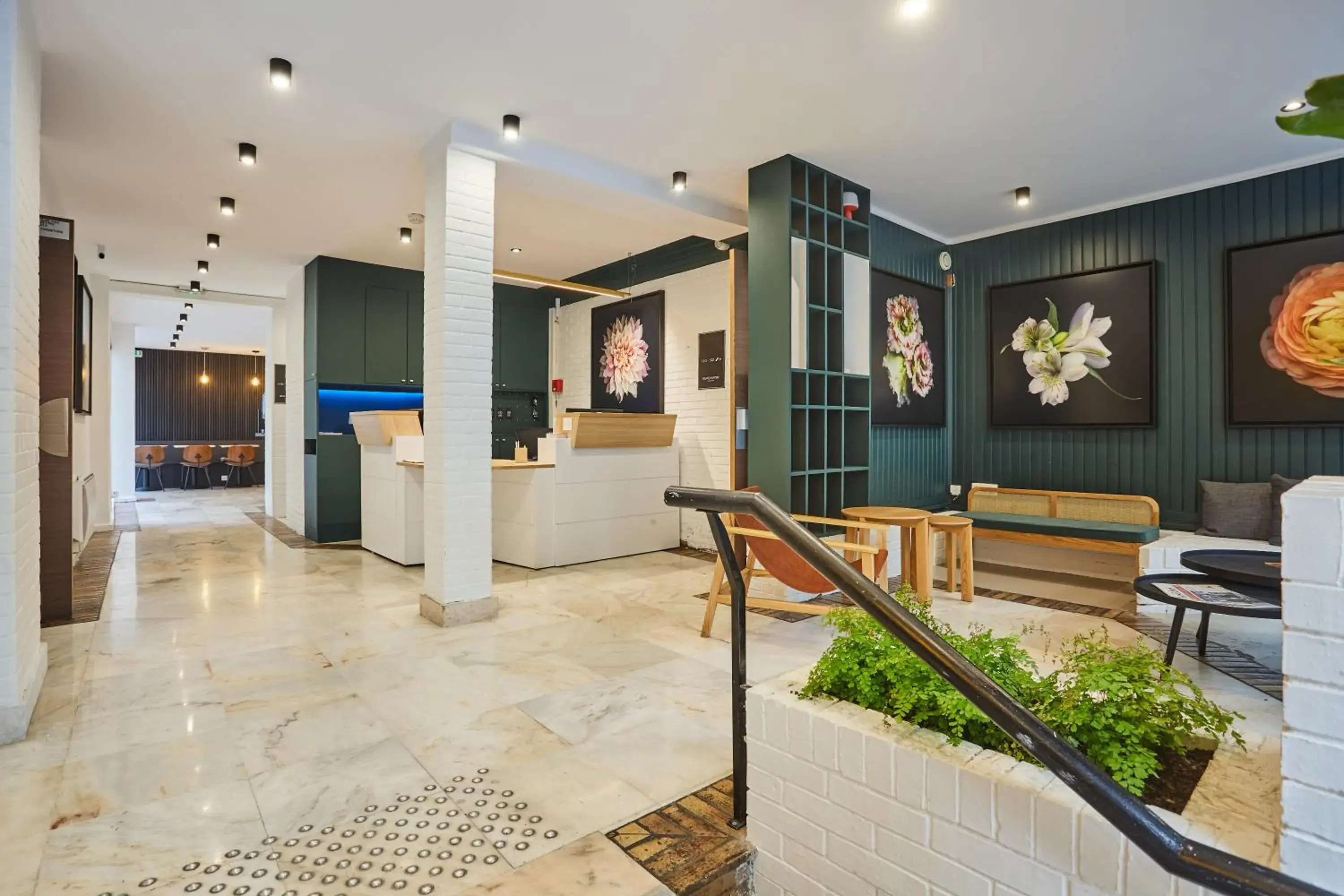 Lobby or reception in Hôtel Beauquartier Montmartre Lobby or reception in Hôtel Beauquartier Montmartre