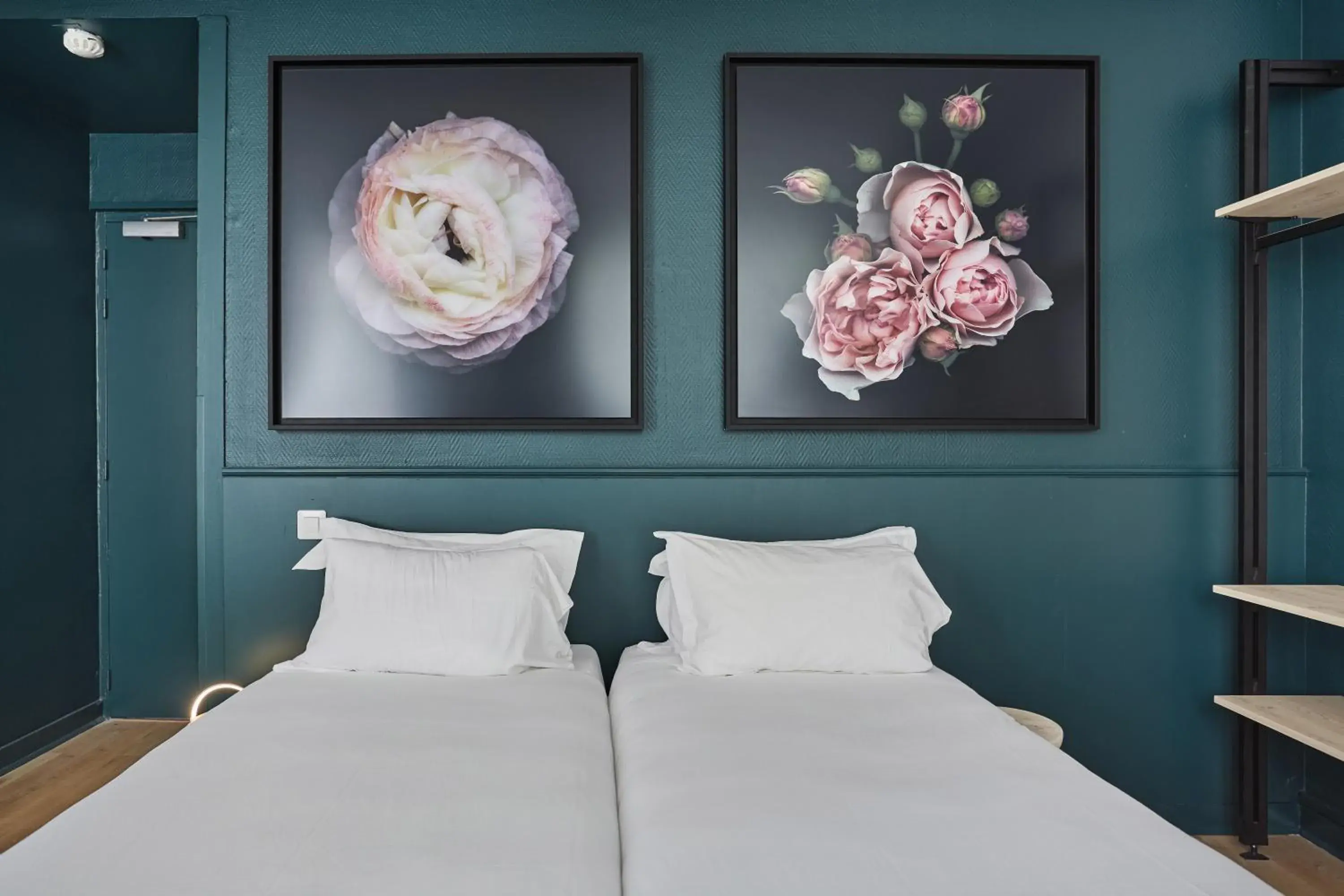 Bed in Hôtel Beauquartier Montmartre Bed in Hôtel Beauquartier Montmartre