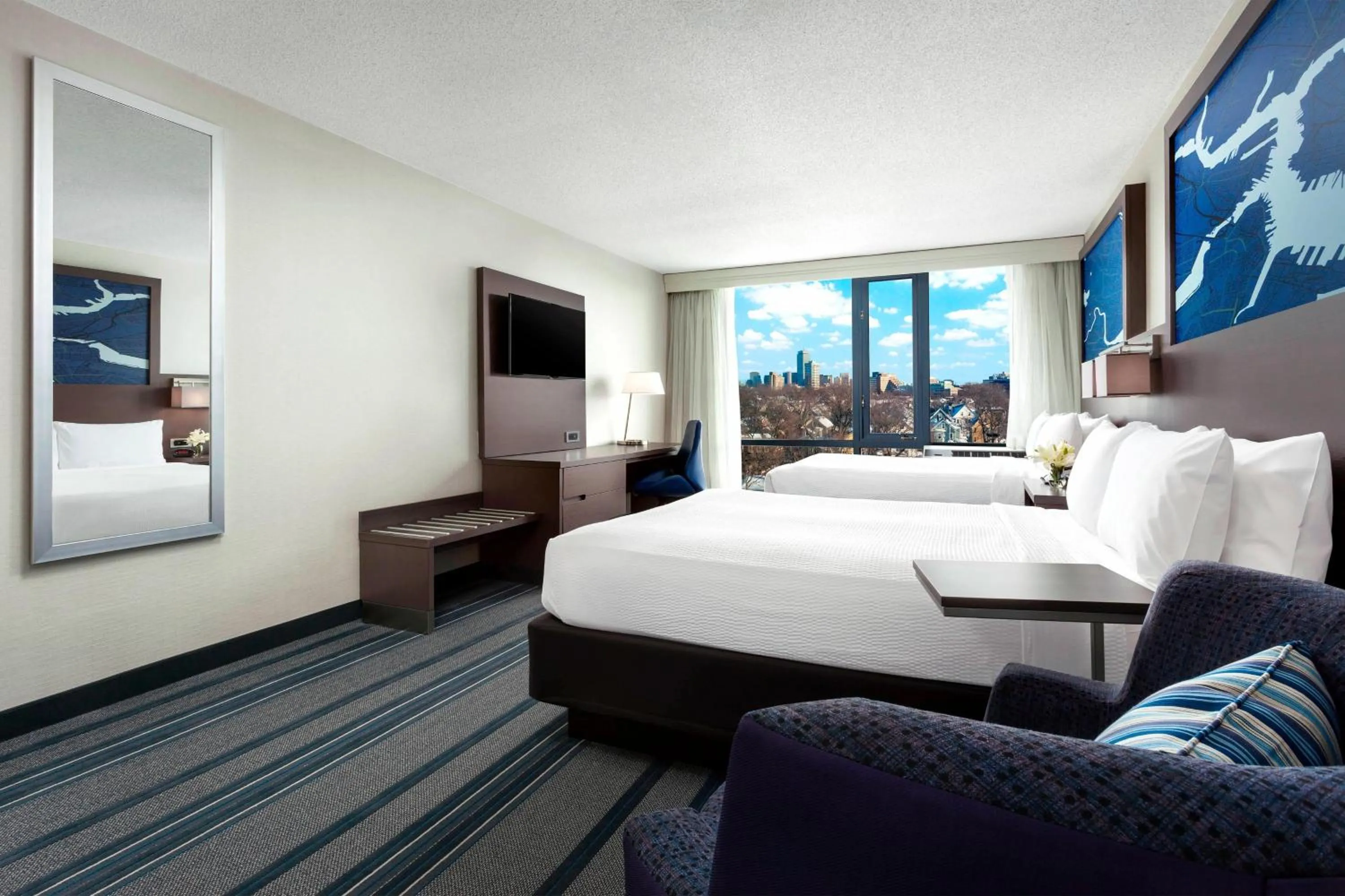 Photo of the whole room, Bed in Courtyard by Marriott Boston Cambridge