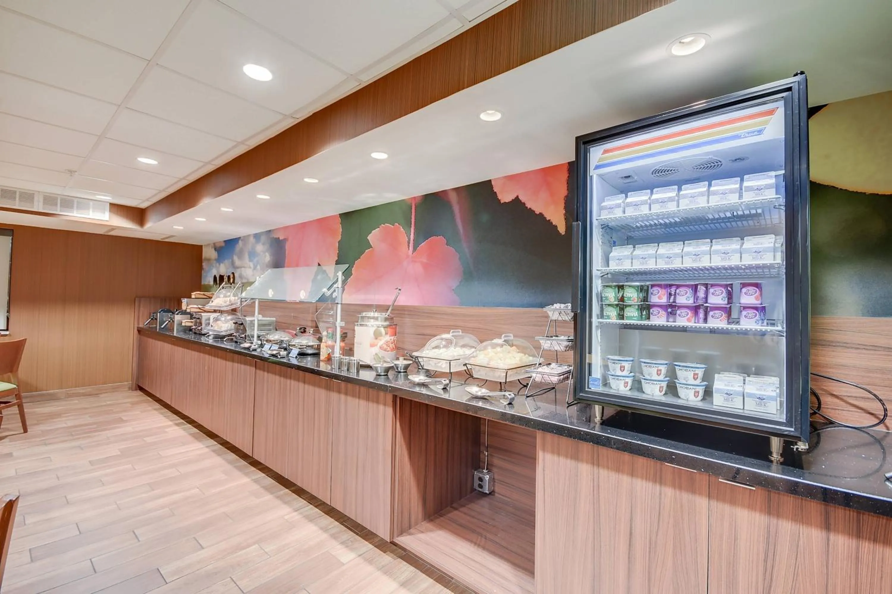 Breakfast in Fairfield Inn Boston Woburn