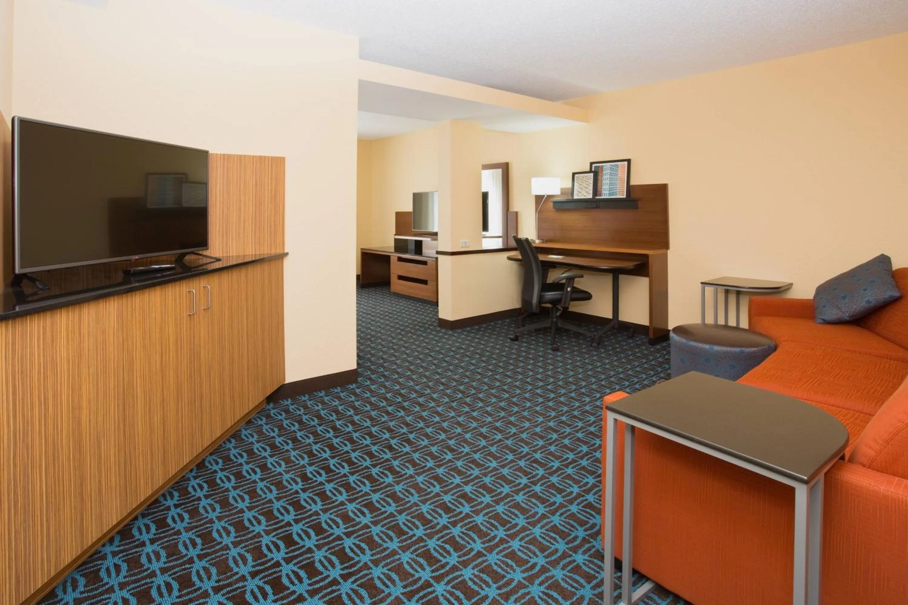 Living room in Fairfield Inn & Suites by Marriott Boston Milford