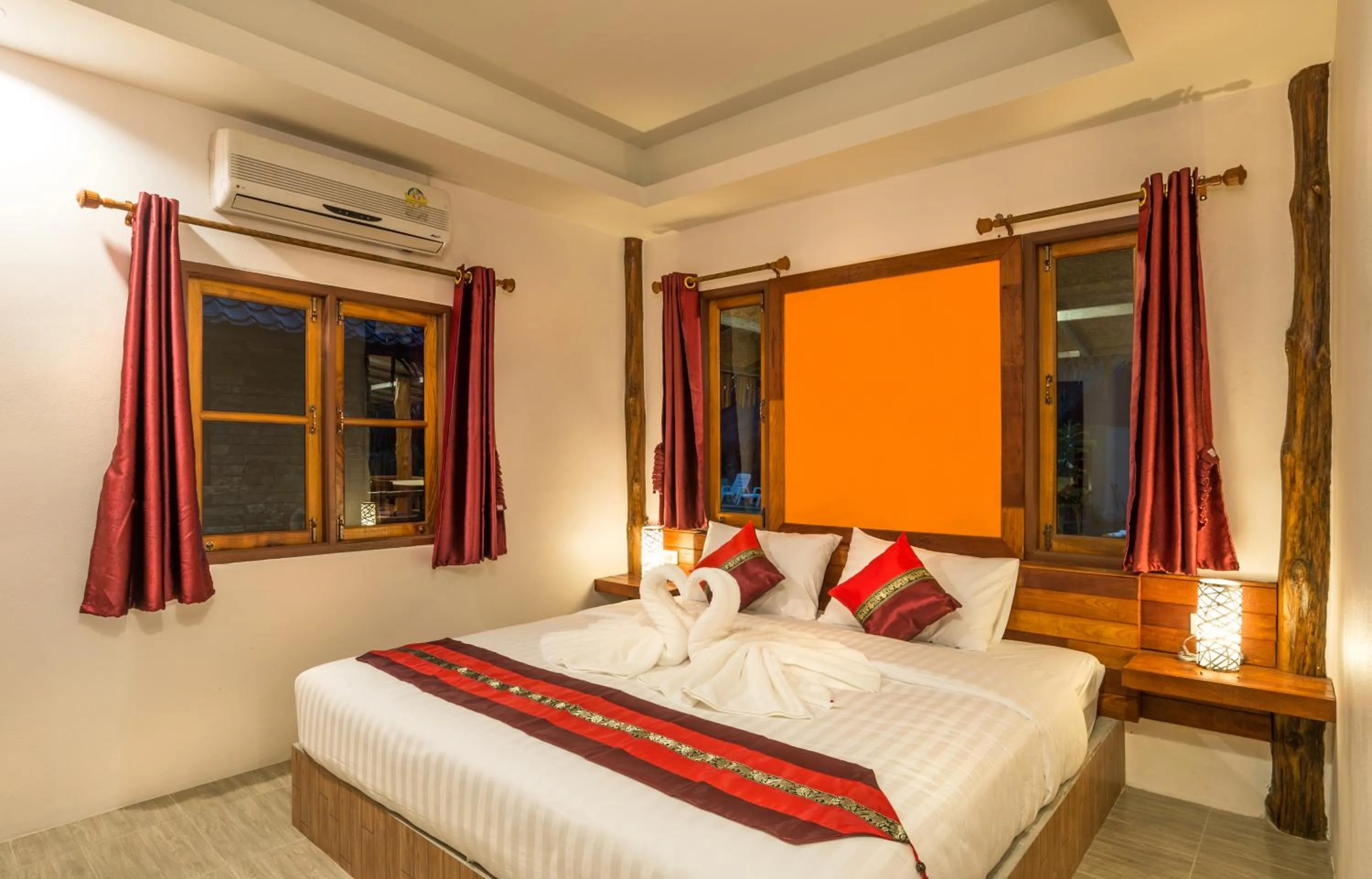 Bed in Pinthong Aonang Villa