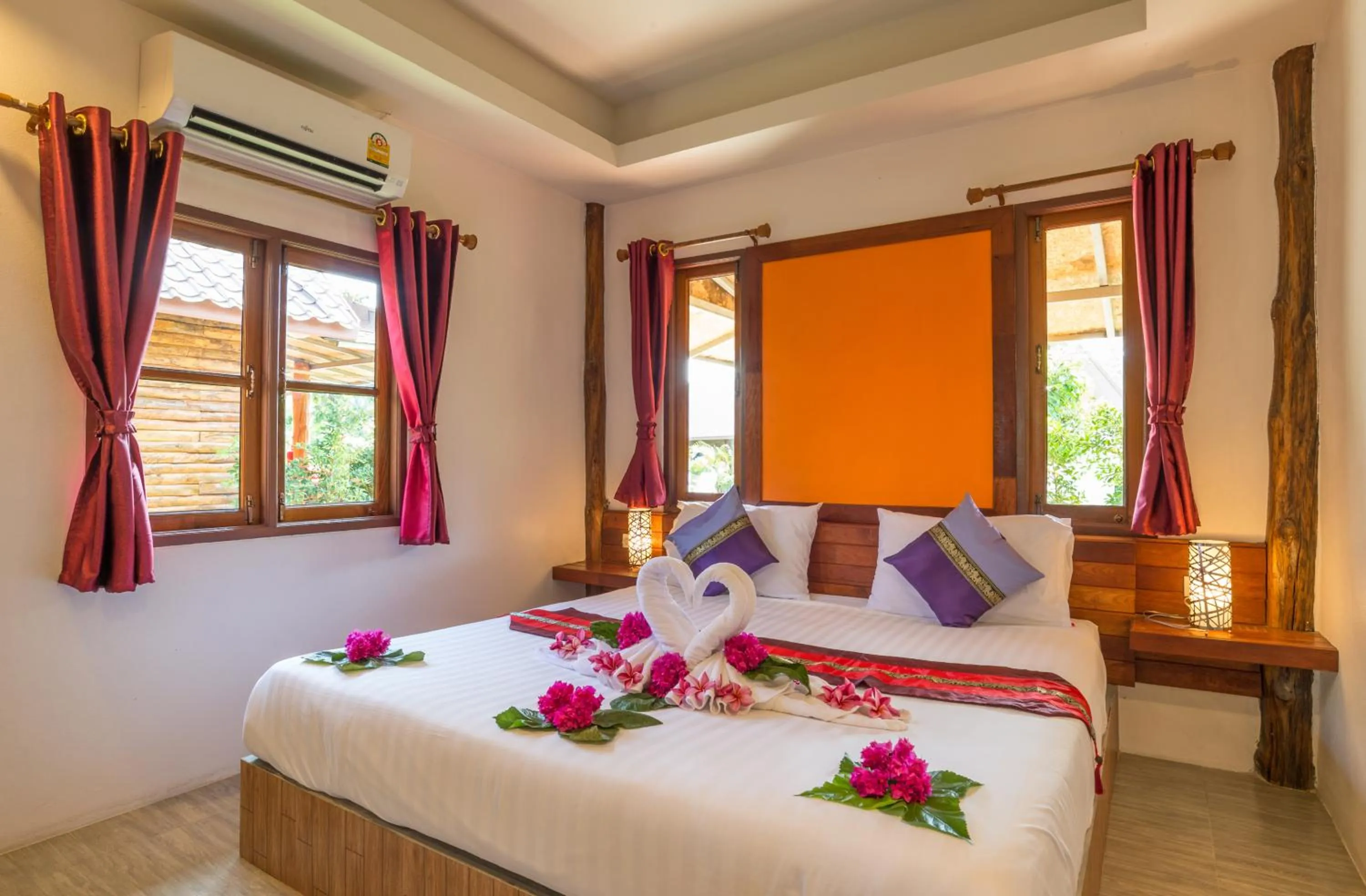 Bed in Pinthong Aonang Villa