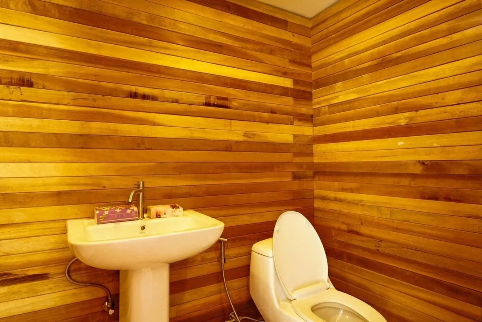 Bathroom in Pinthong Aonang Villa