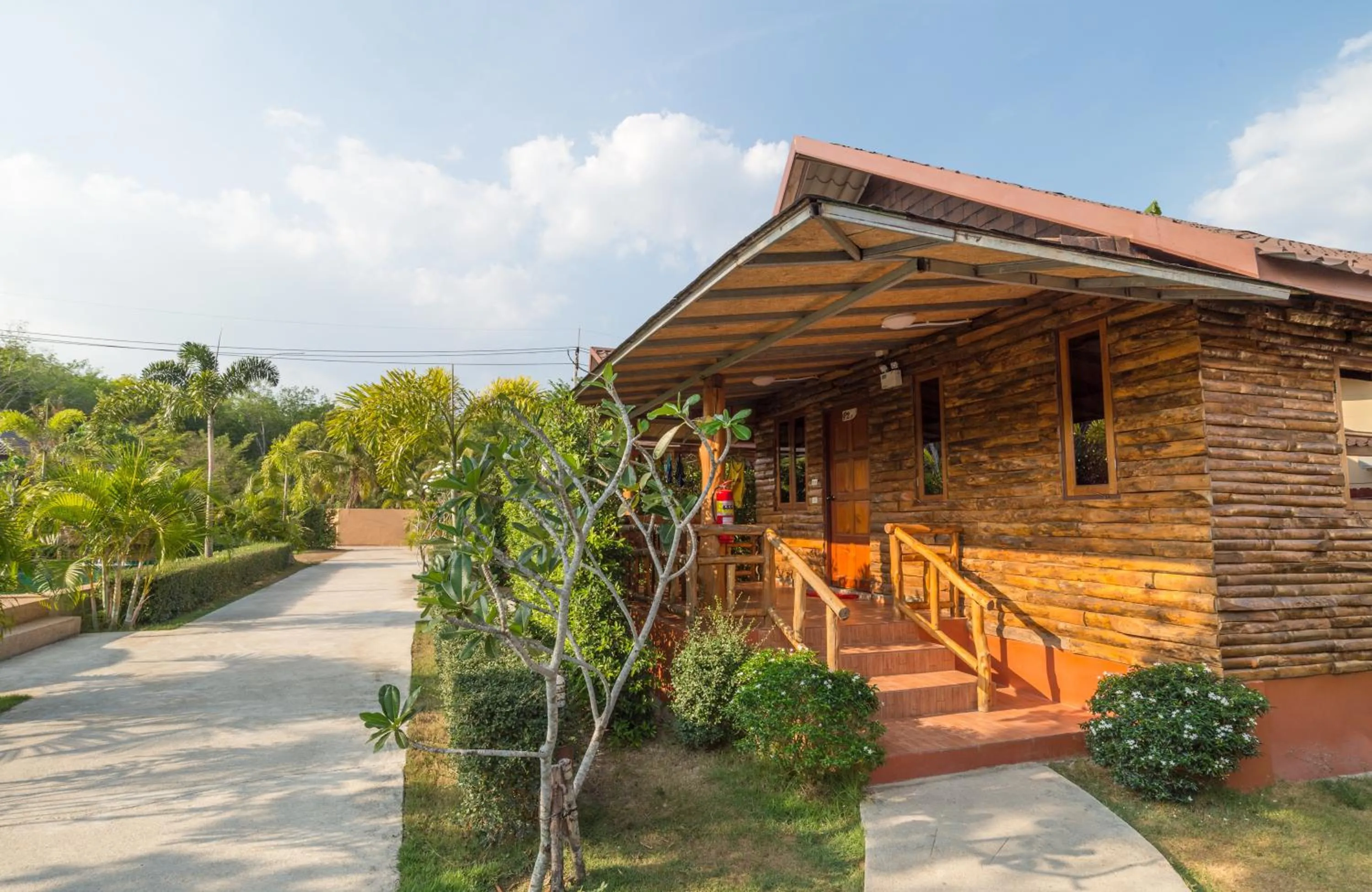 Property building in Pinthong Aonang Villa