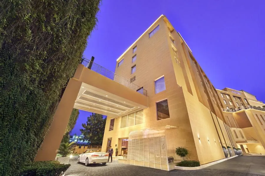 Facade/entrance in Vivanta Jammu City Centre