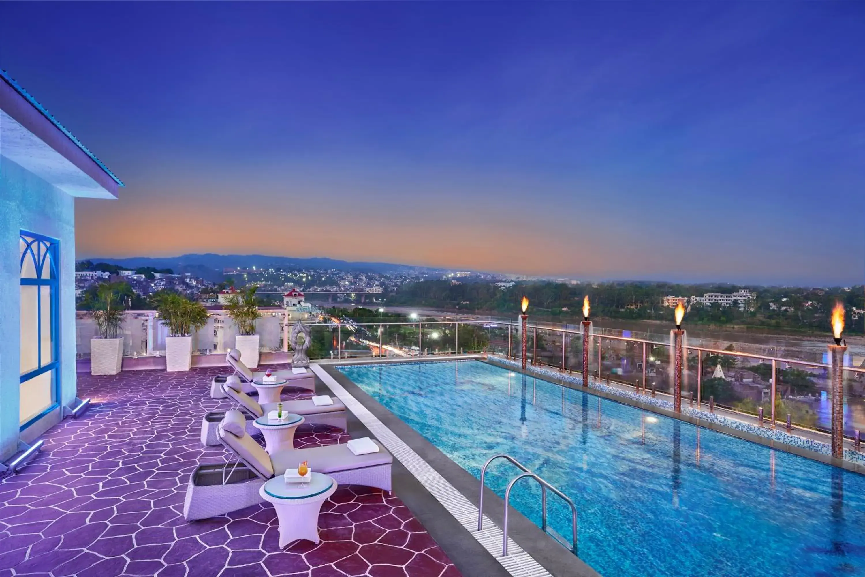 Swimming pool in Vivanta Jammu City Centre Swimming pool in Vivanta Jammu City Centre