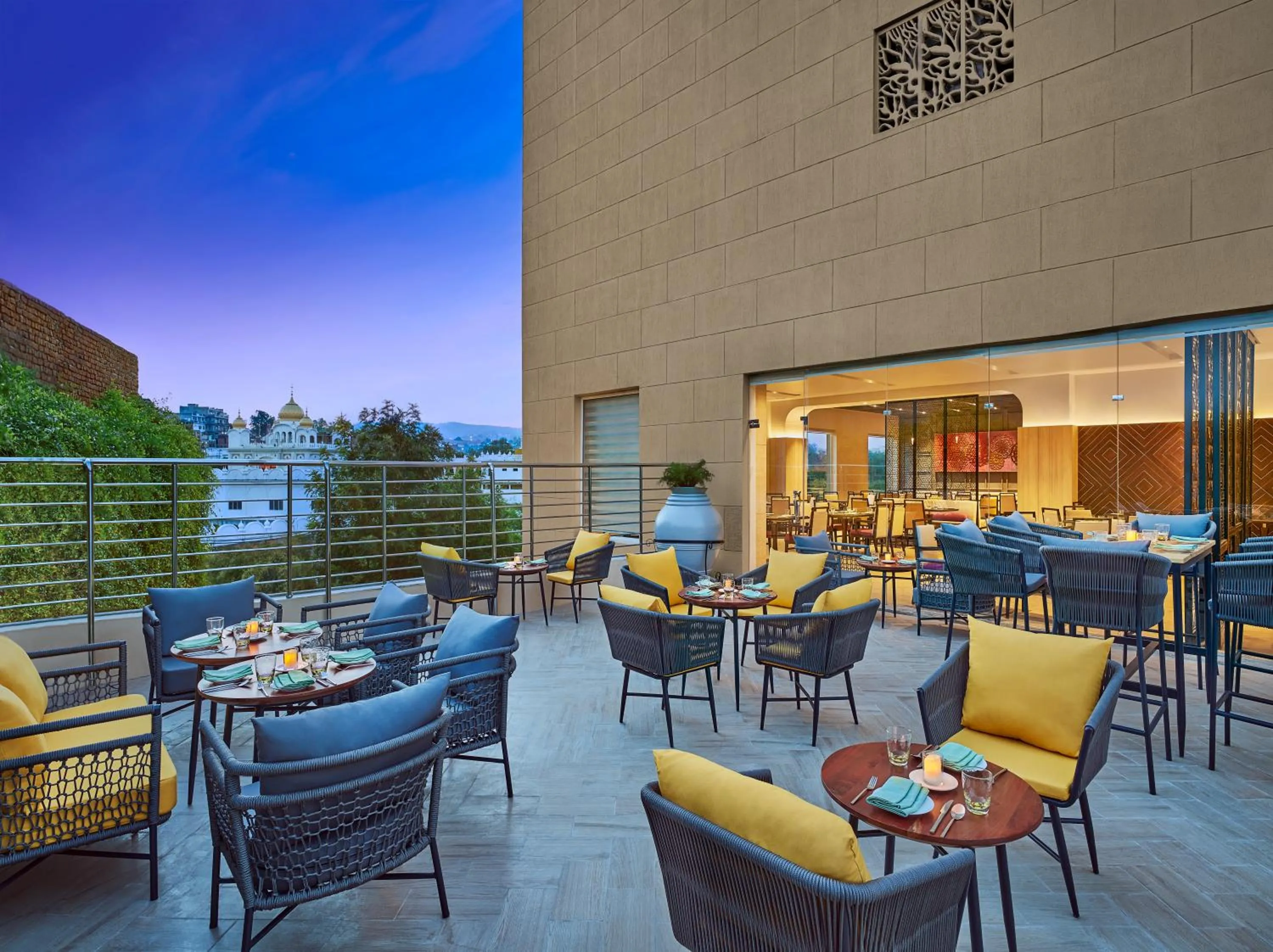 Restaurant/places to eat in Vivanta Jammu City Centre