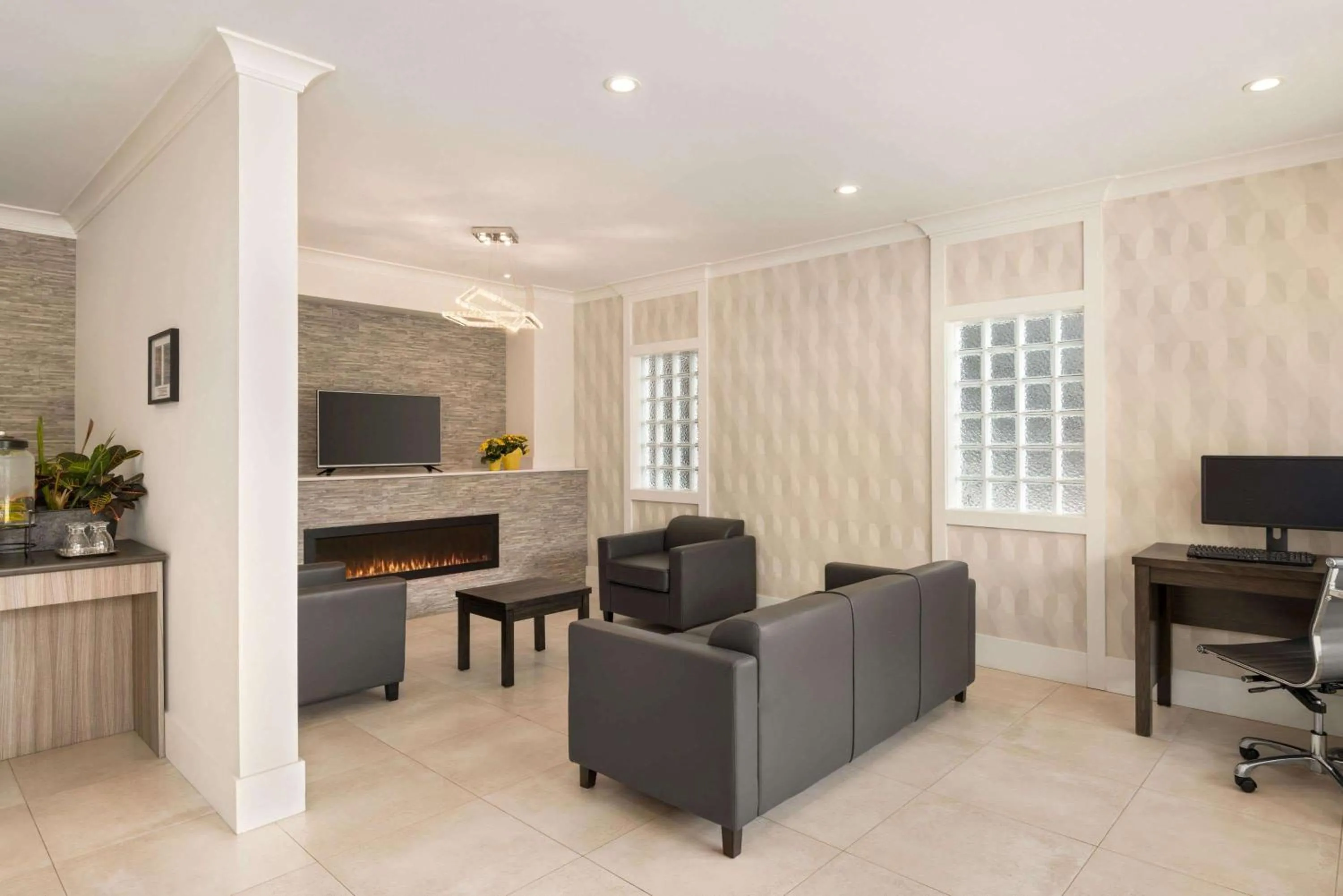 Lobby or reception in Days Inn by Wyndham 100 Mile House