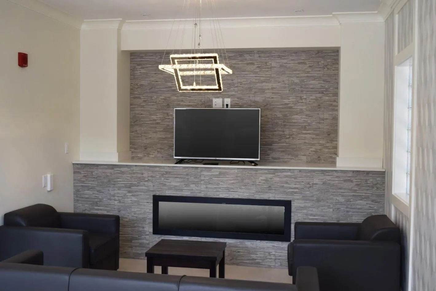 Lobby or reception in Days Inn by Wyndham 100 Mile House