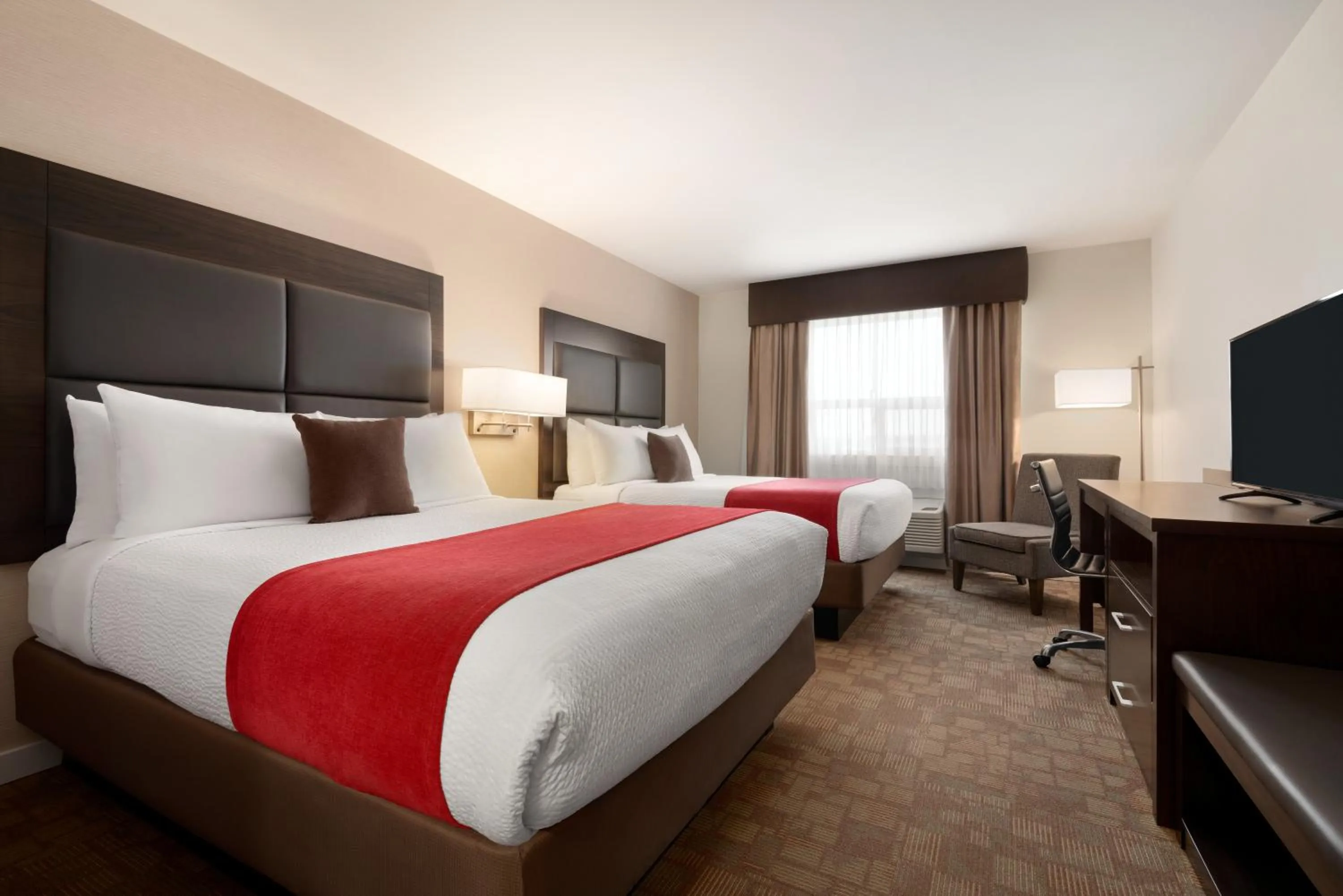 Bed in Days Inn by Wyndham 100 Mile House