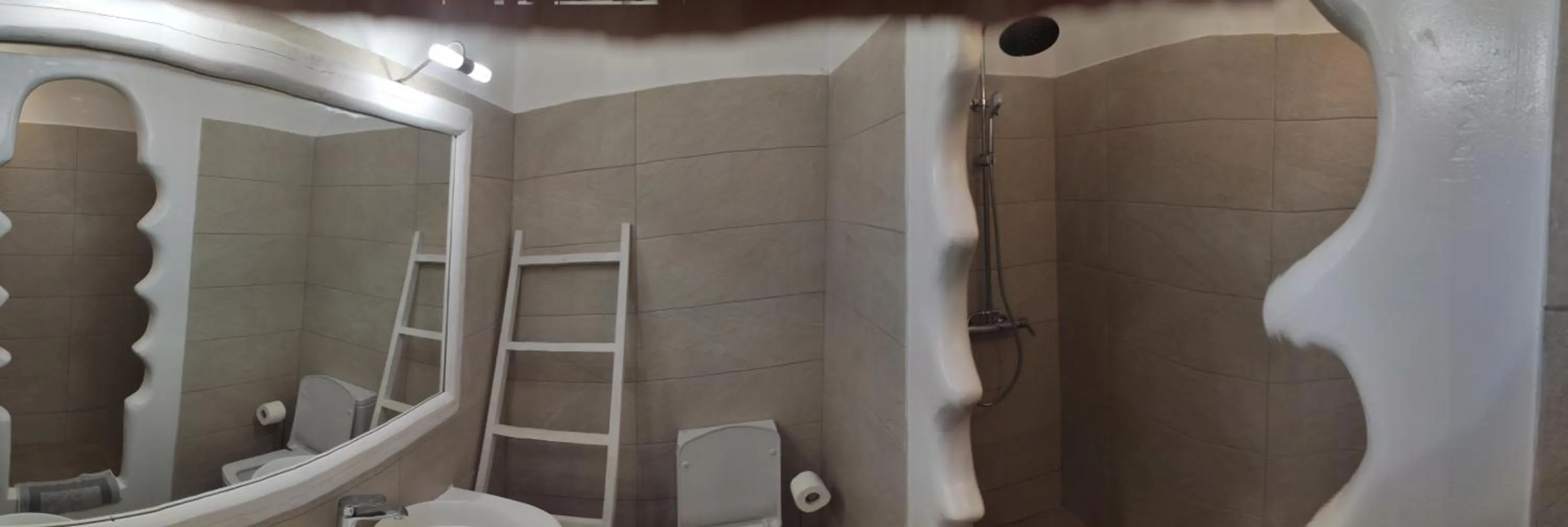 Toilet in Nora Norita