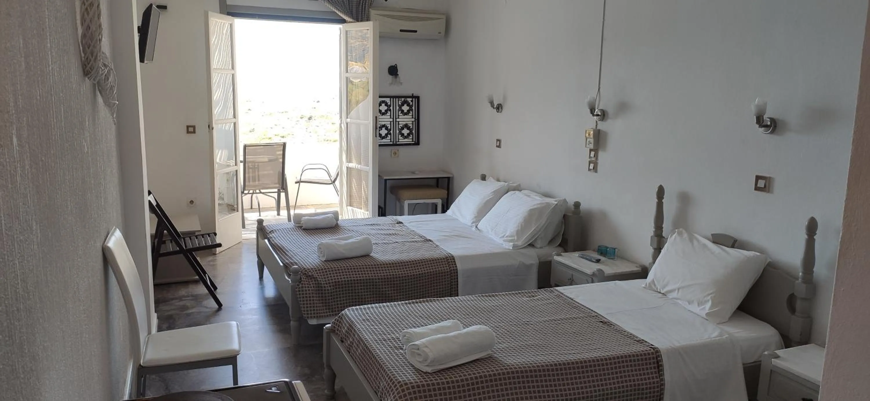 Photo of the whole room, Bed in Nora Norita