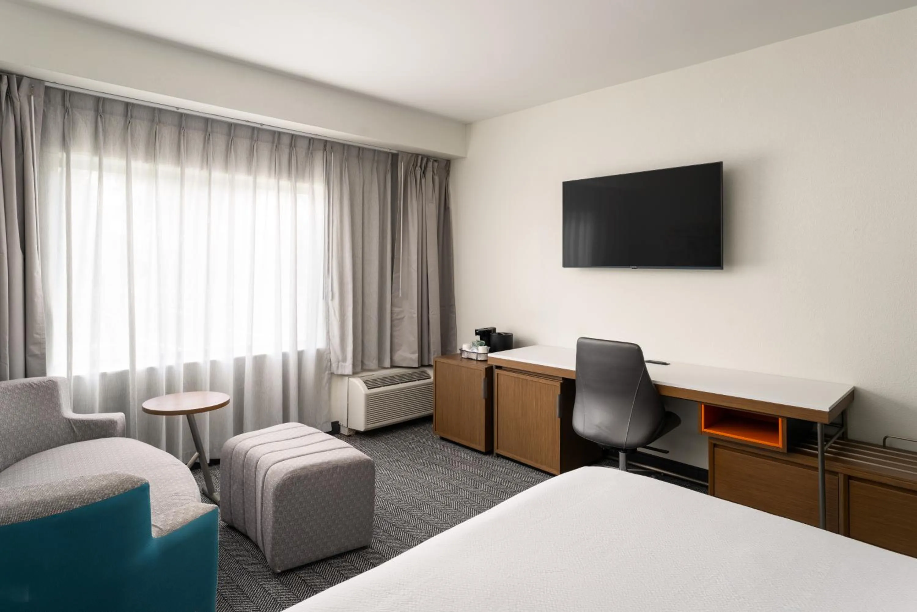 Bed in Courtyard Brunswick