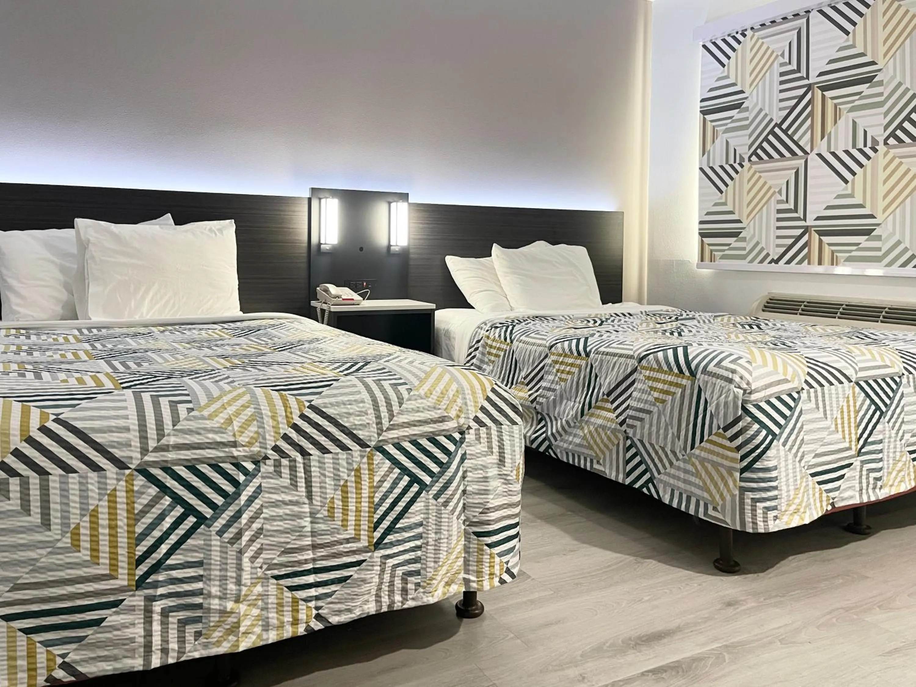 Bedroom, Bed in Motel 6-Morro Bay, CA