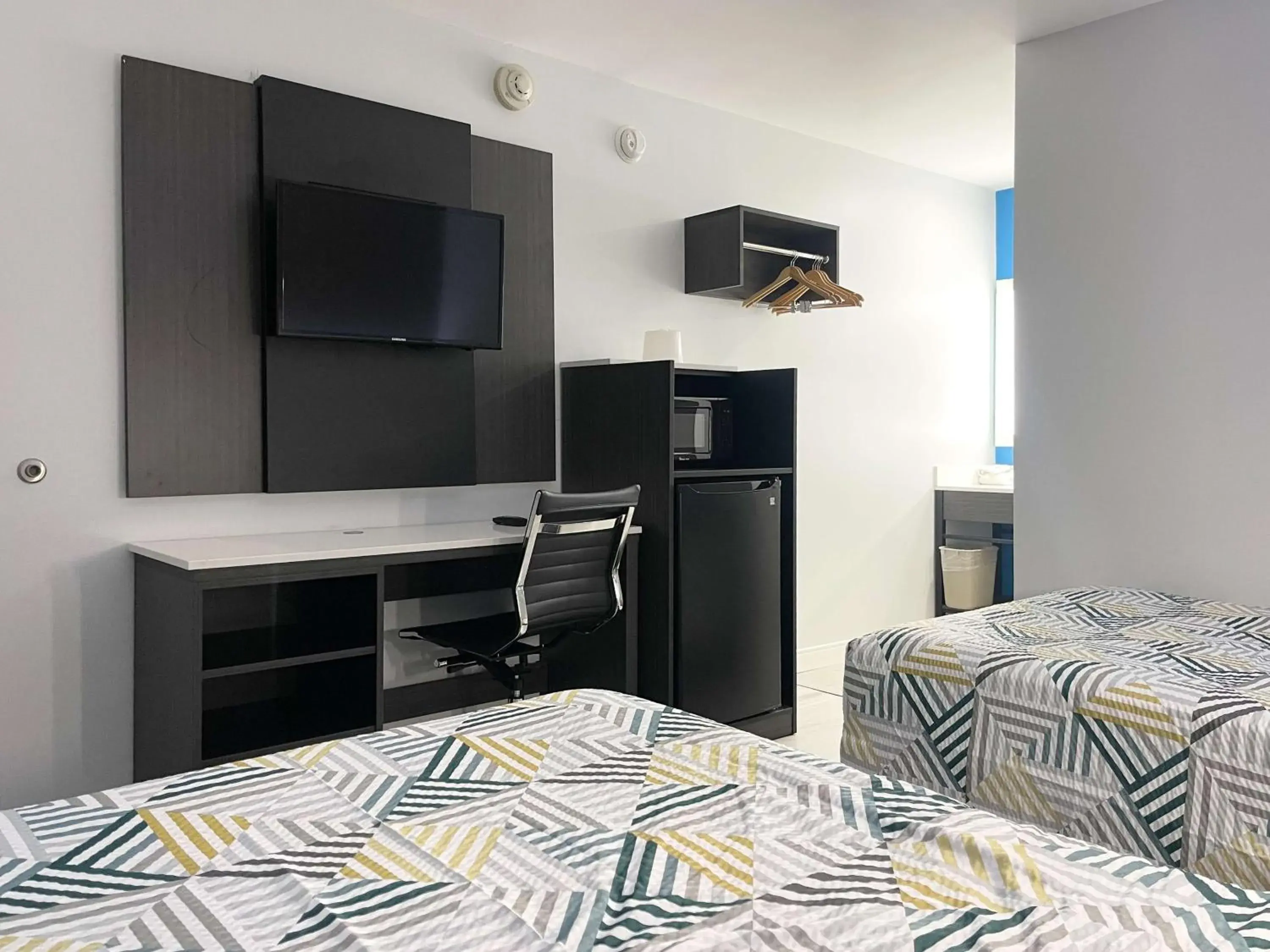 Bedroom, Bed in Motel 6-Morro Bay, CA Bedroom, Bed in Motel 6-Morro Bay, CA