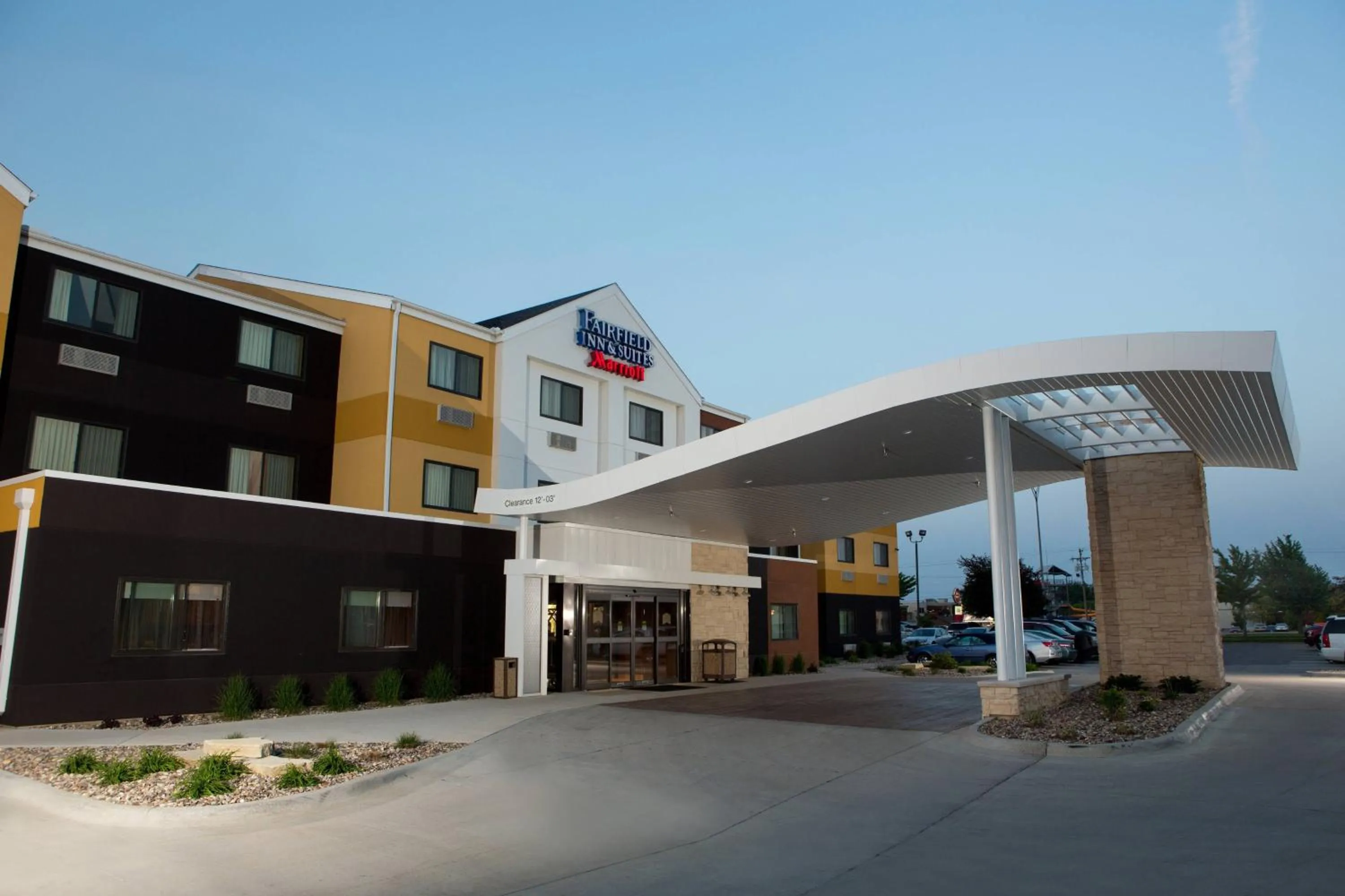 Property building in Fairfield Inn & Suites Burlington