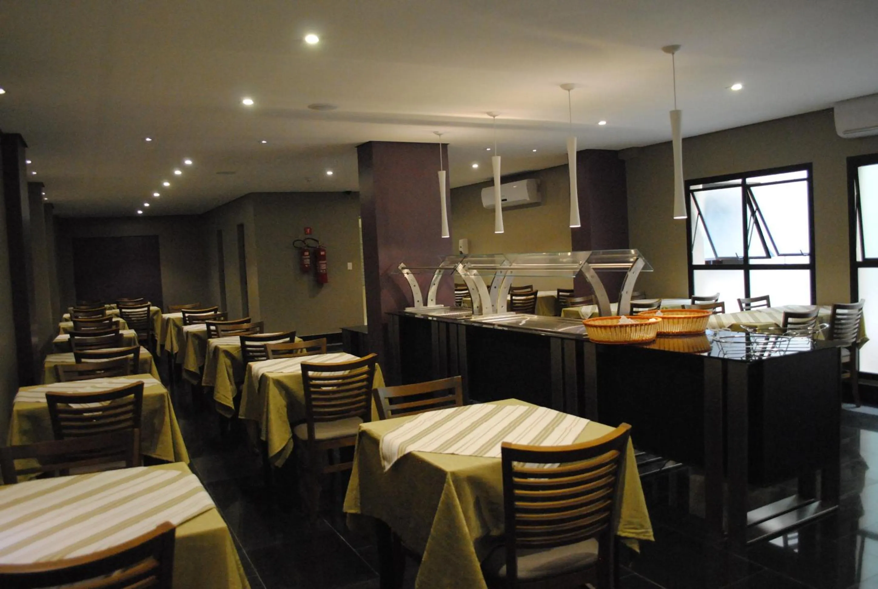 Restaurant/places to eat in Hotel Lugus