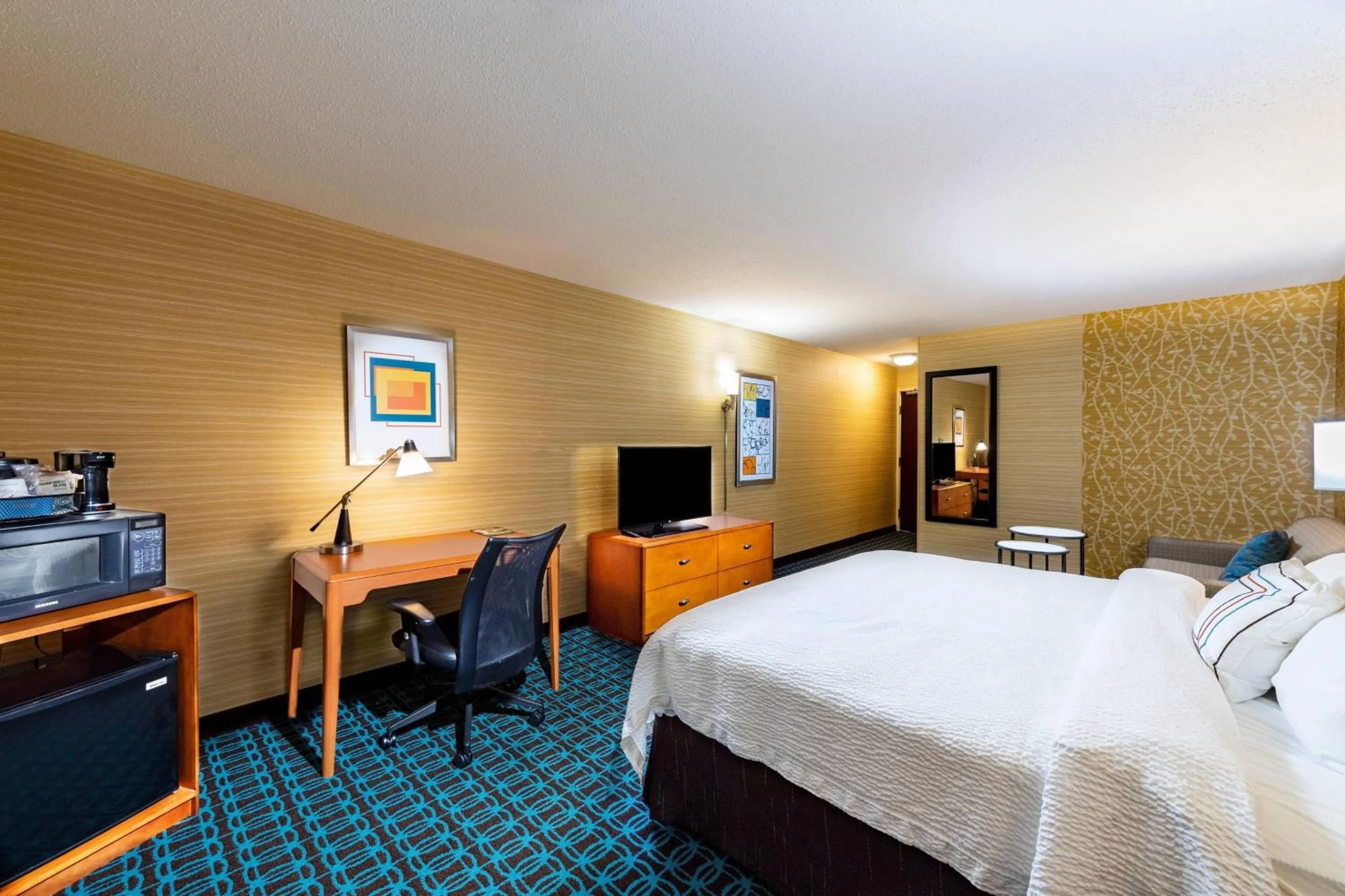 Photo of the whole room, Bed in Fairfield Inn Battle Creek