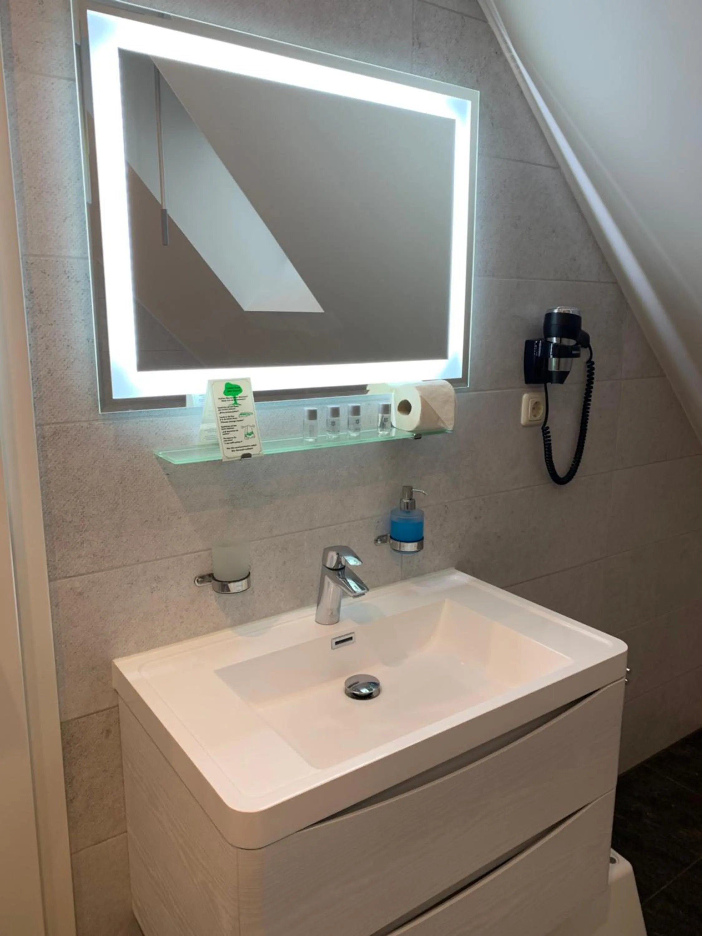 Bathroom in City-Hotel-Wolgast