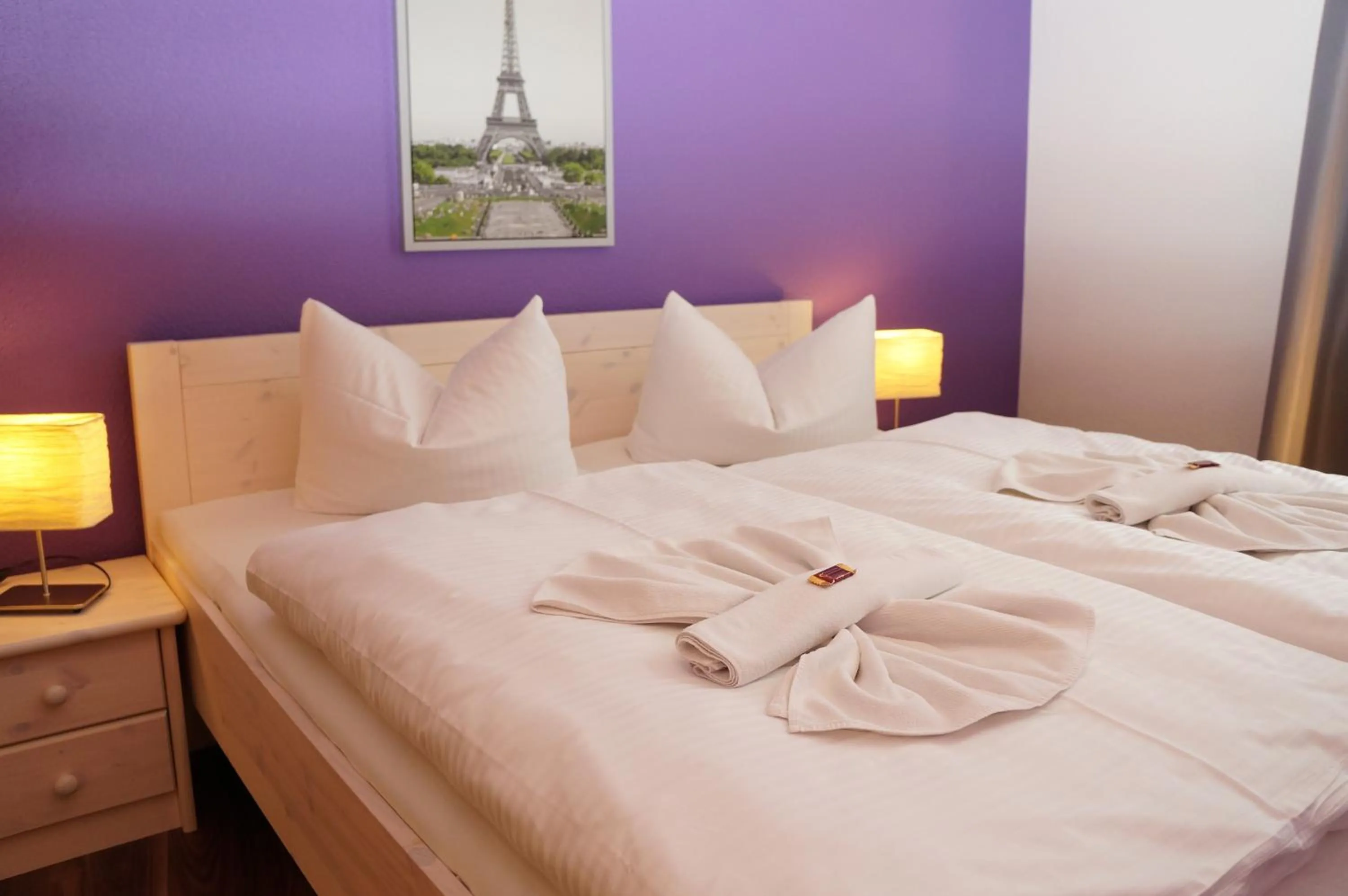 Bedroom, Bed in City-Hotel-Wolgast