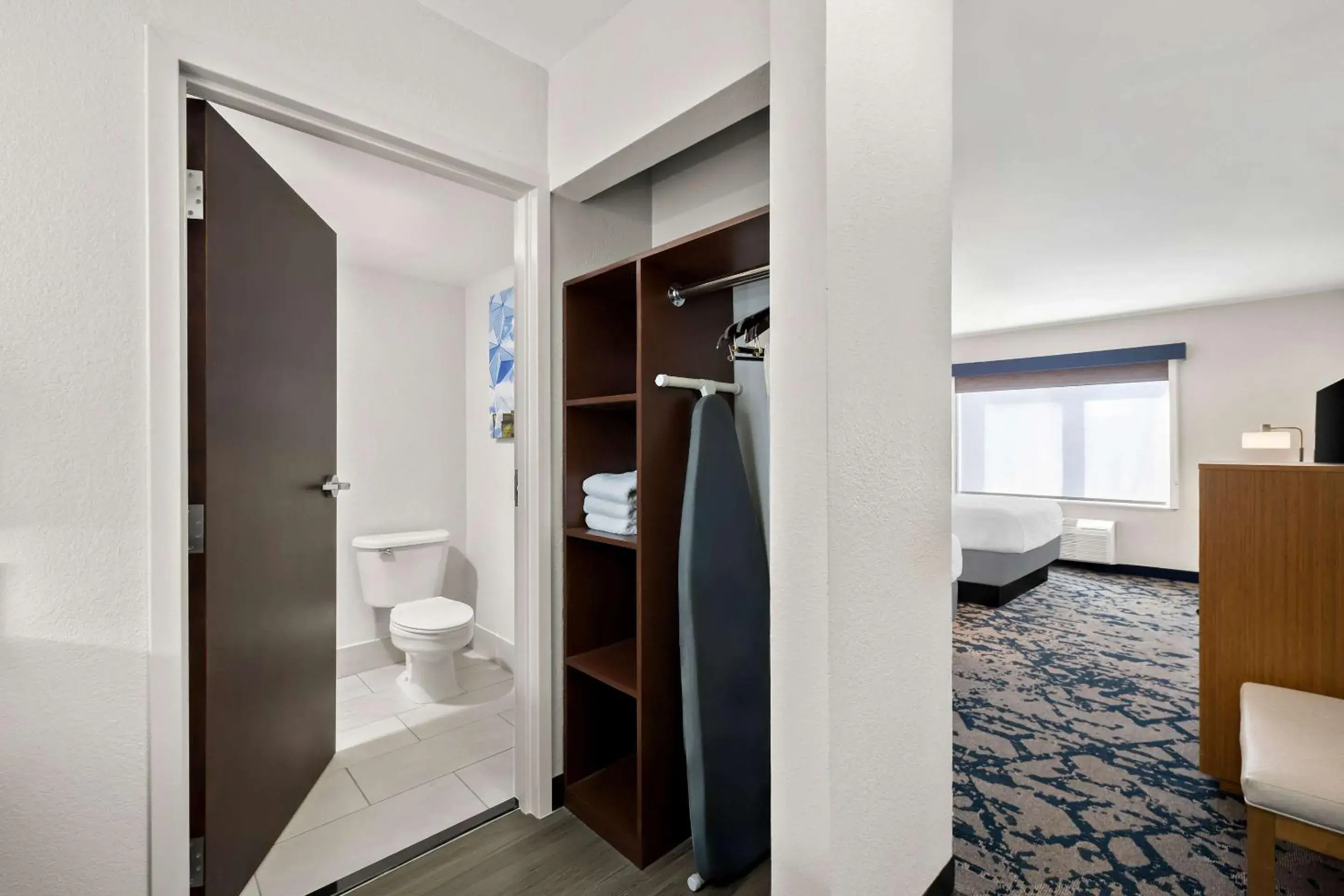 Bedroom in Country Inn & Suites by Radisson, LSU - Medical Corridor Bedroom in Country Inn & Suites by Radisson, LSU - Medical Corridor