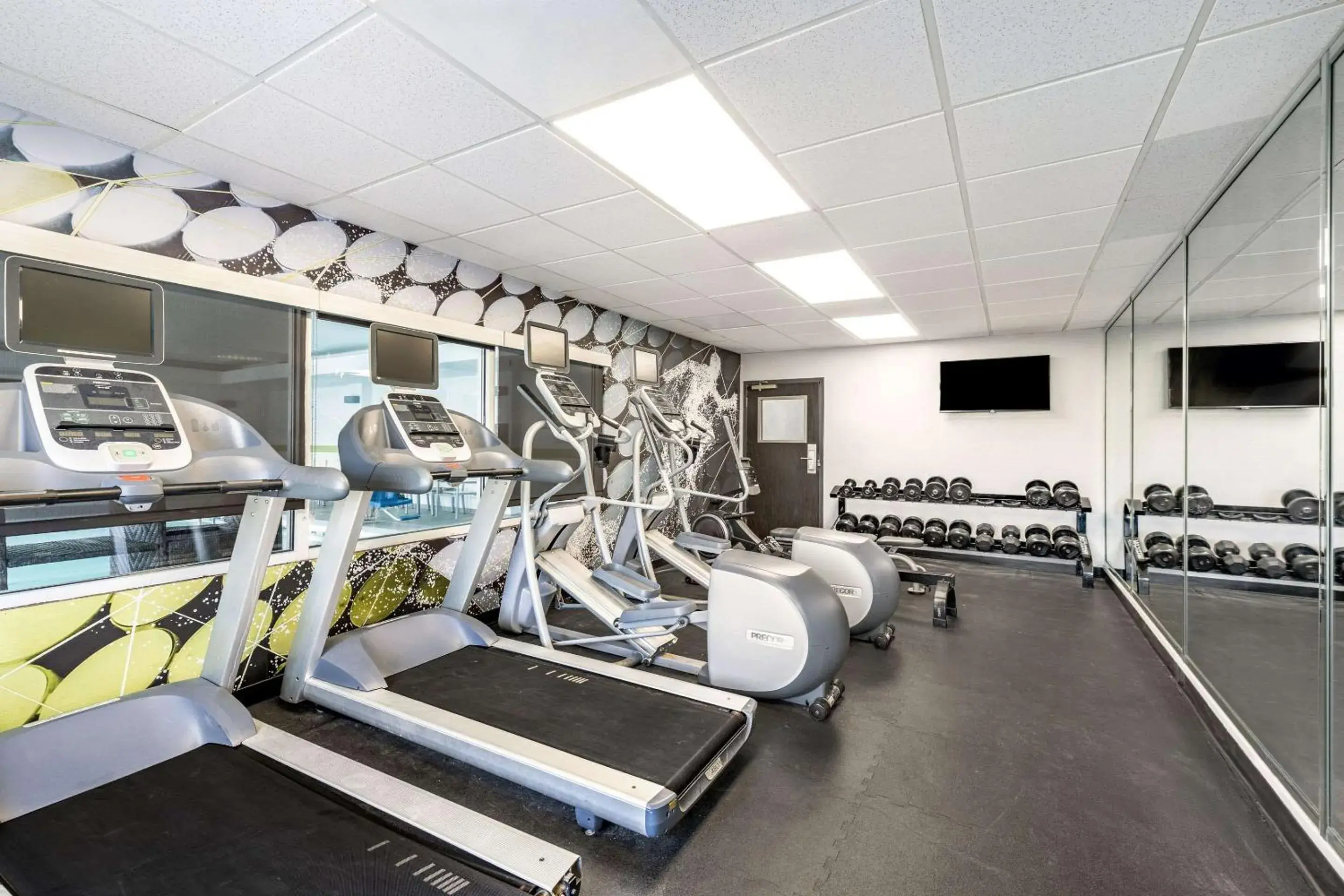 Fitness centre/facilities in Country Inn & Suites by Radisson, LSU - Medical Corridor Fitness centre/facilities in Country Inn & Suites by Radisson, LSU - Medical Corridor