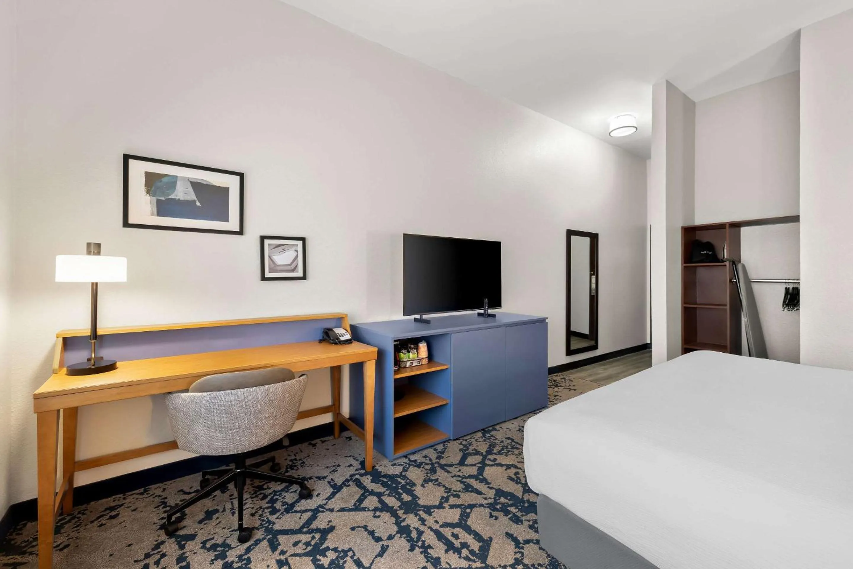 Bedroom, Bed in Country Inn & Suites by Radisson, LSU - Medical Corridor