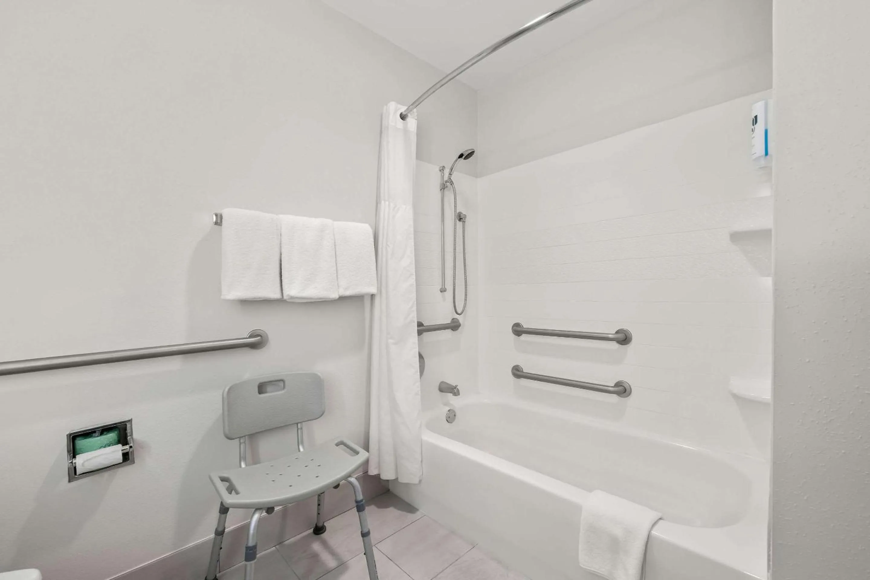 Bedroom in Country Inn & Suites by Radisson, LSU - Medical Corridor