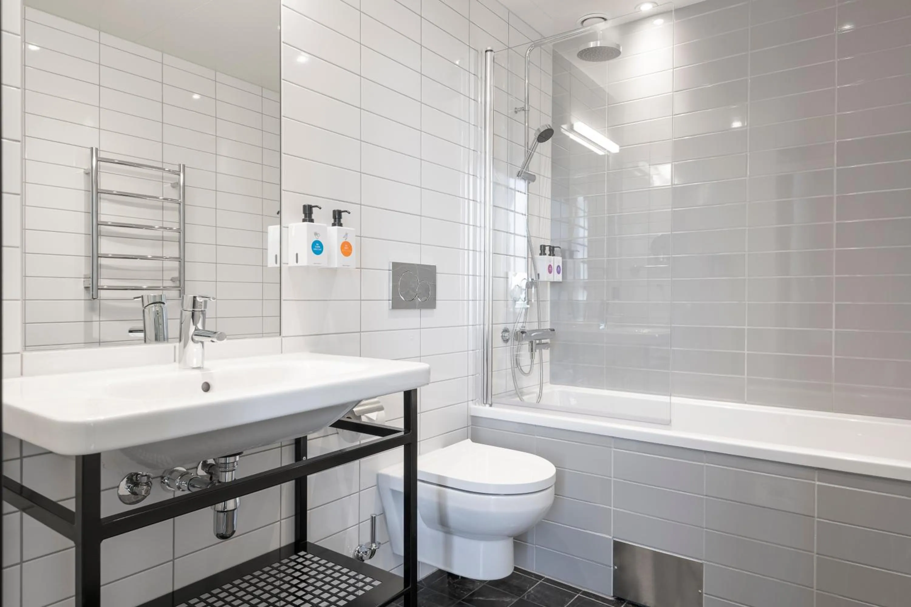 Bathroom in Quality Hotel The Box