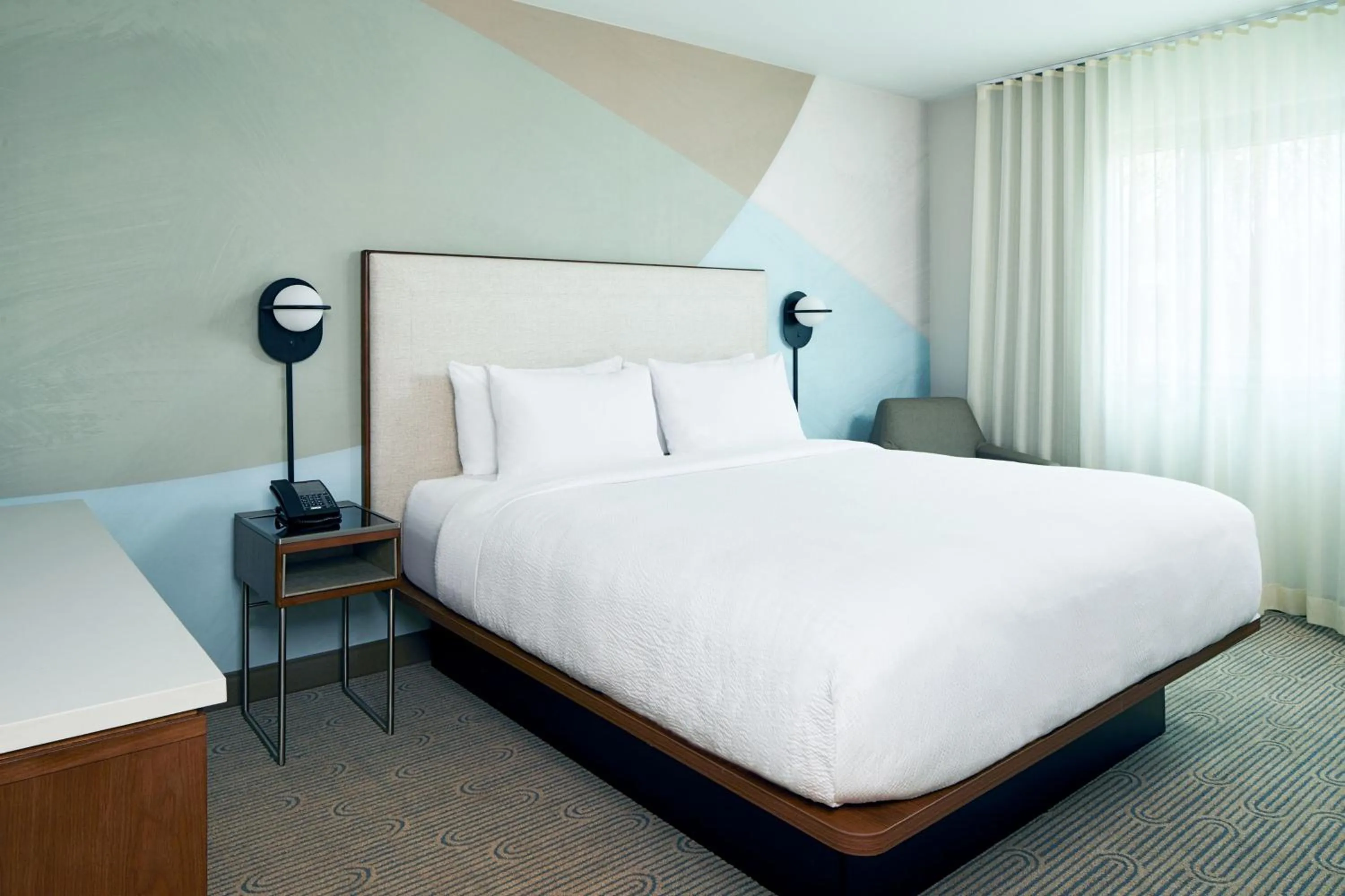 Photo of the whole room, Bed in Courtyard by Marriott Santa Barbara Downtown