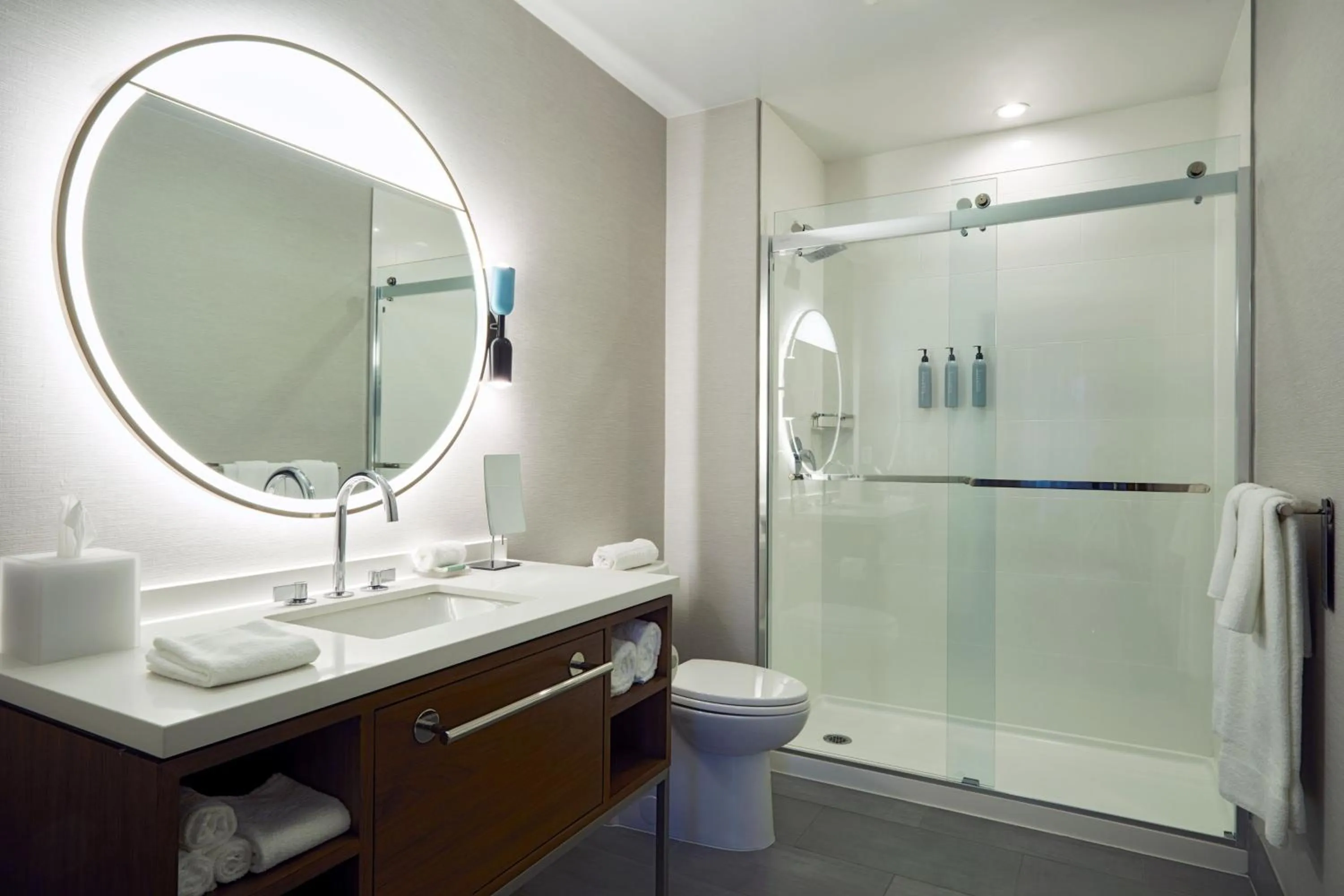 Bathroom in Courtyard by Marriott Santa Barbara Downtown