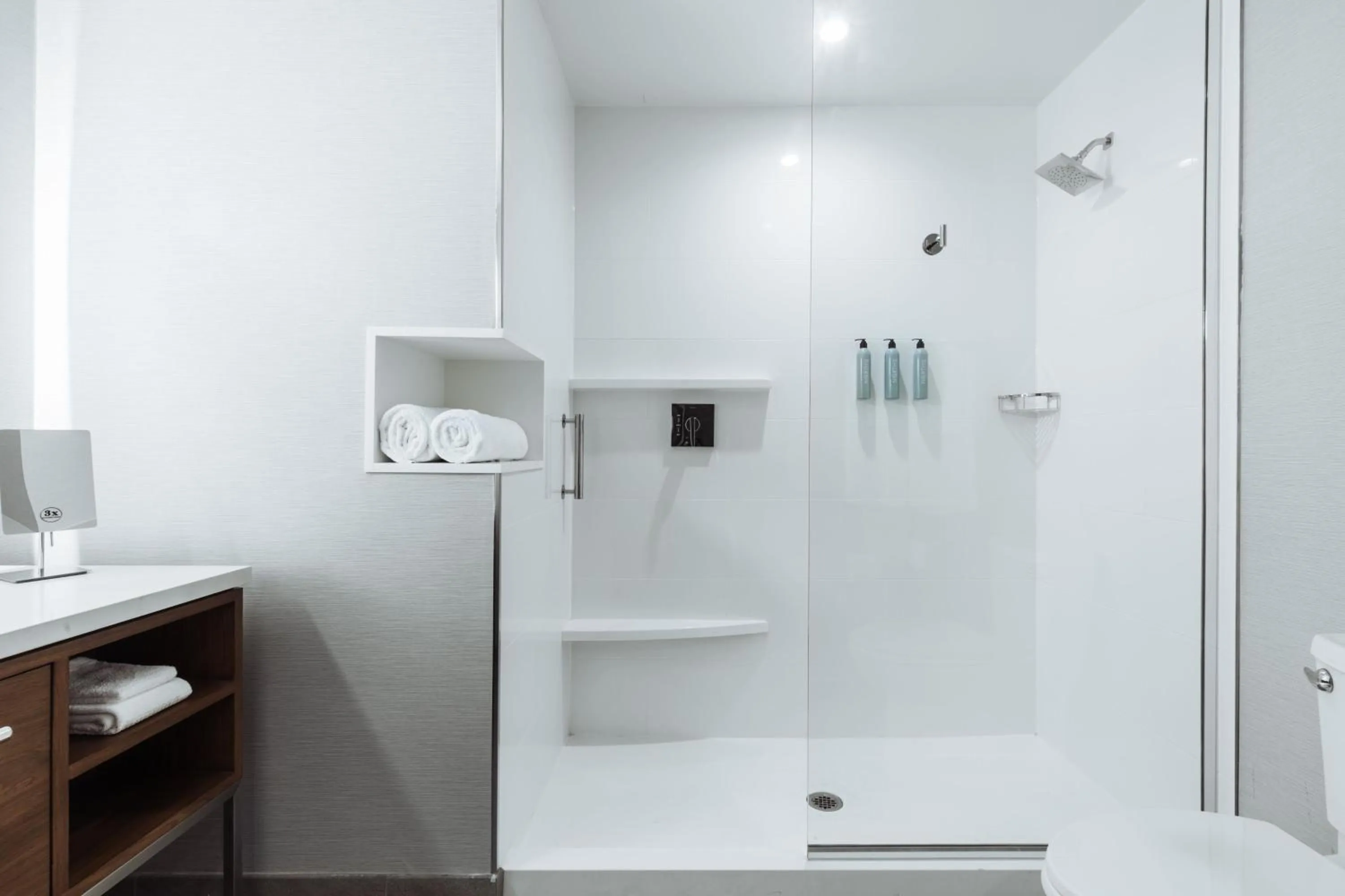 Bathroom in Courtyard by Marriott Santa Barbara Downtown