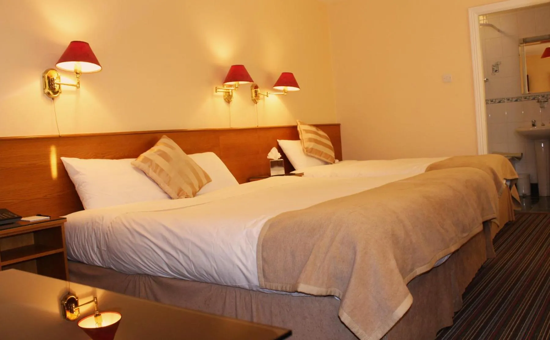 Bedroom, Bed in The Parkway Hotel