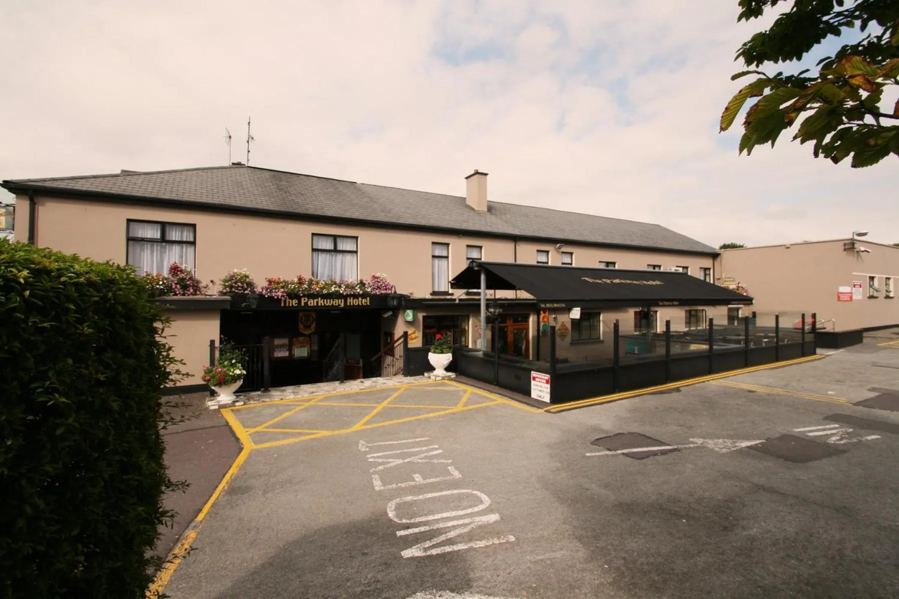 Facade/entrance in The Parkway Hotel
